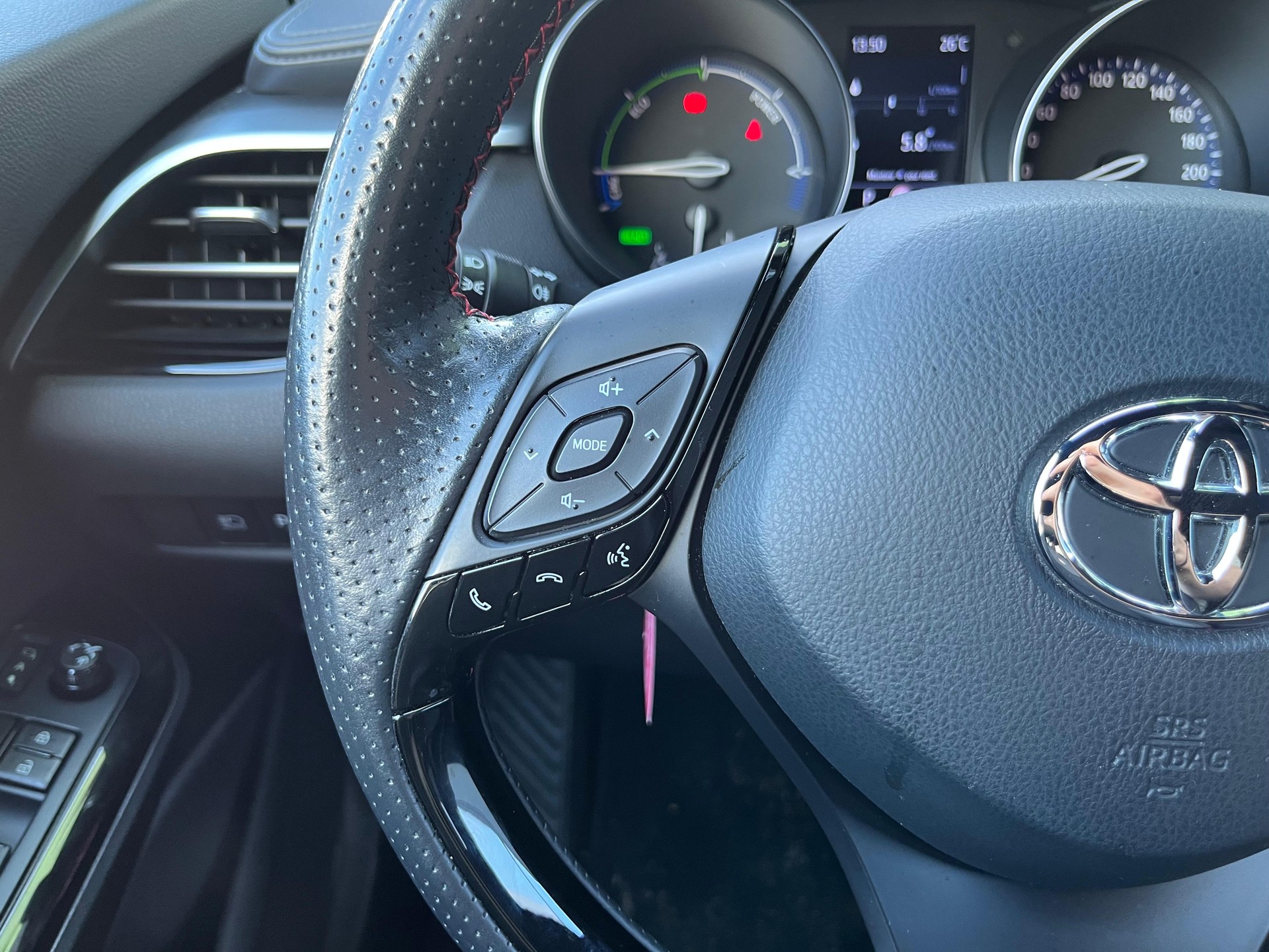 TOYOTA C-HR 2.0 HSD CVT GR Sport-image-15