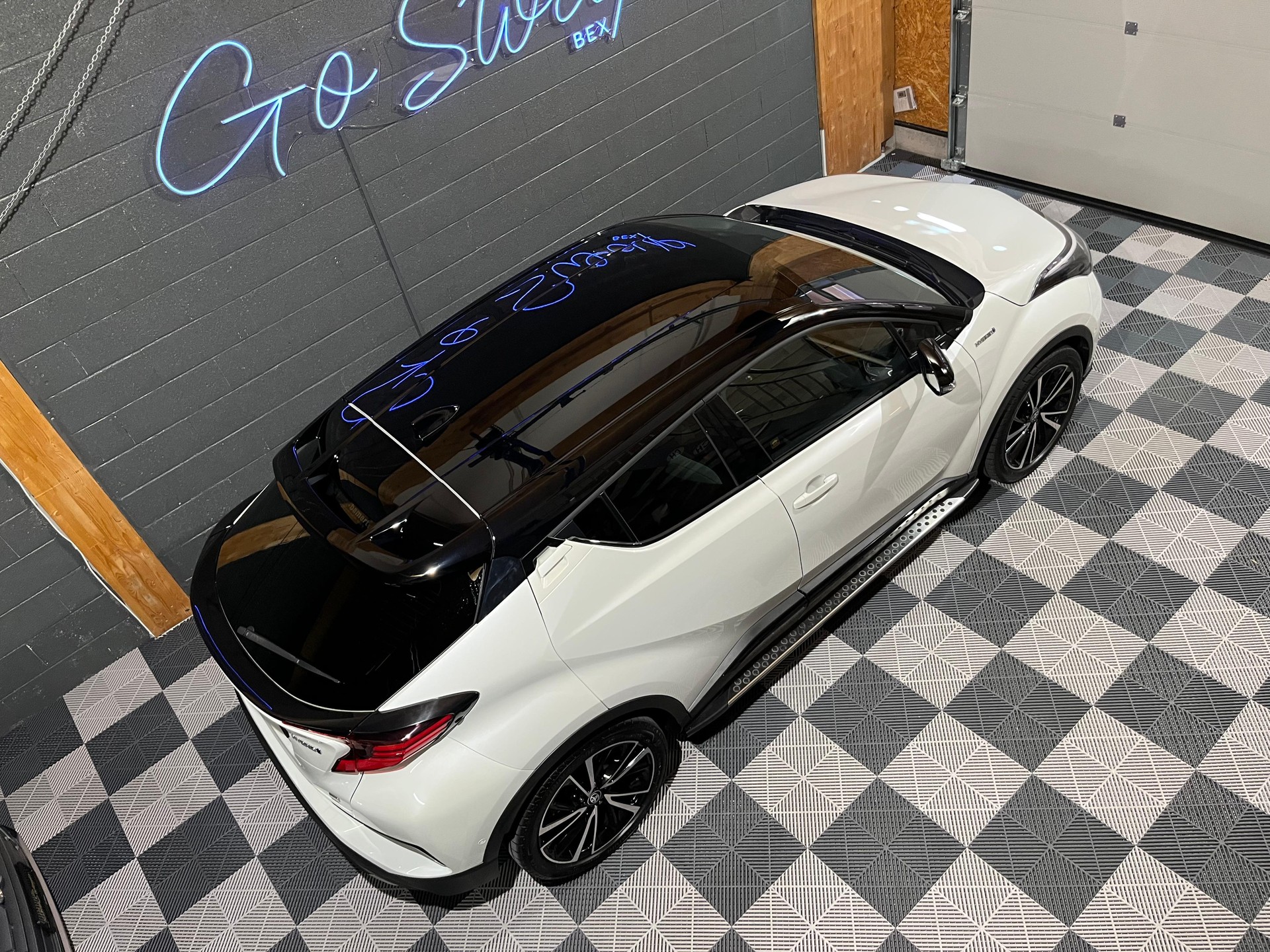TOYOTA C-HR 2.0 HSD CVT GR Sport-image-2