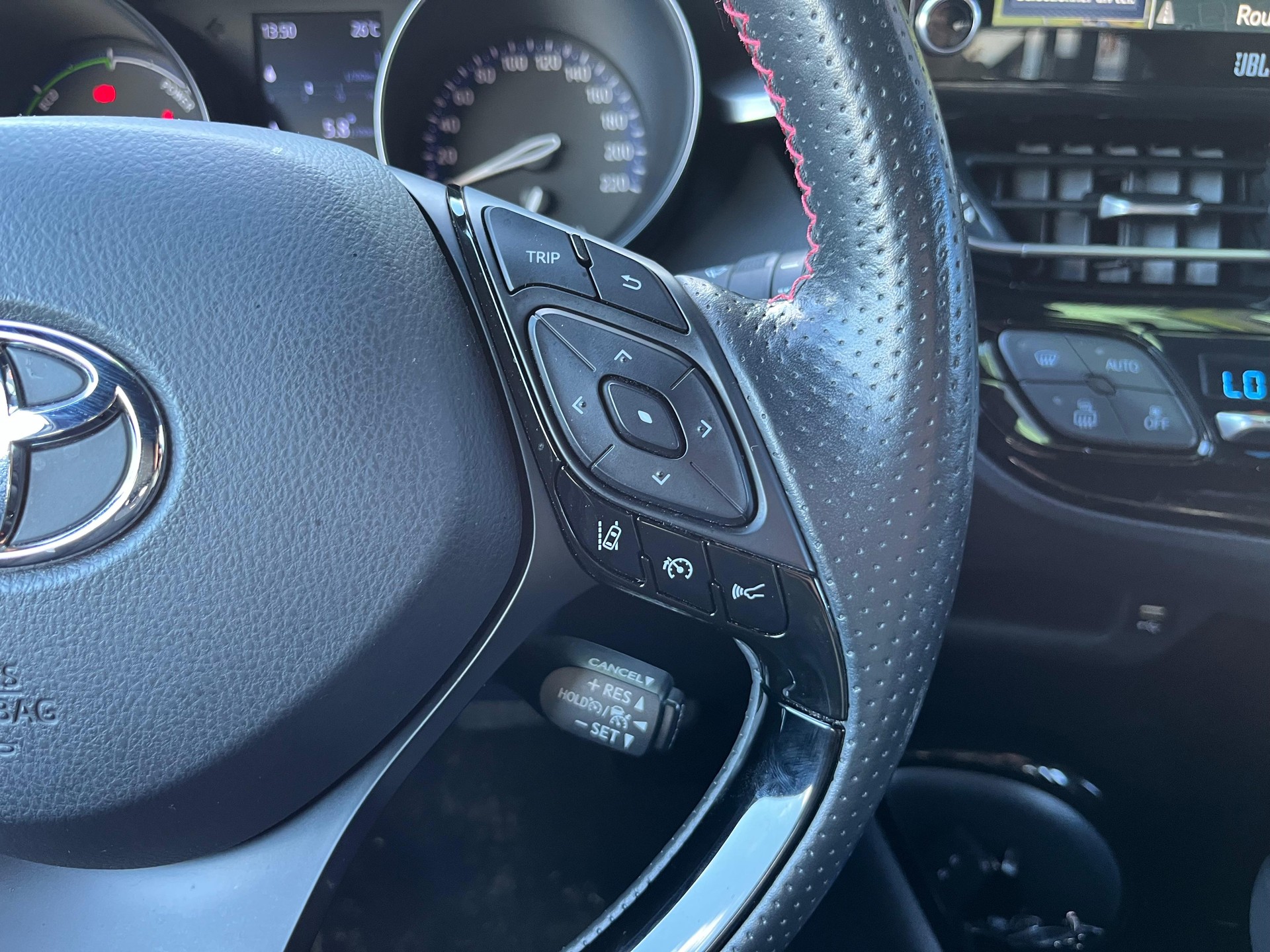 TOYOTA C-HR 2.0 HSD CVT GR Sport-image-16