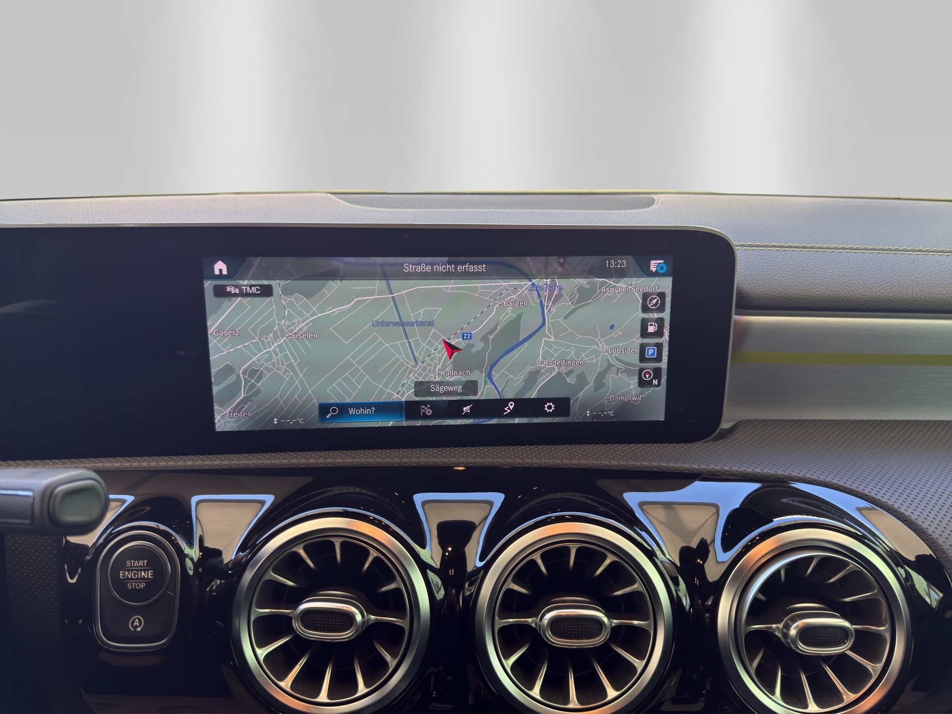 MERCEDES-BENZ A 250 AMG Line 7G-DCT *Edition One*-image-11