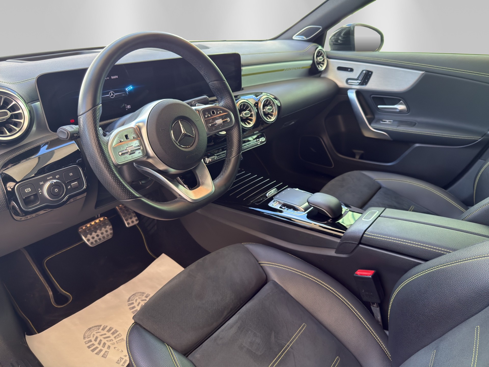 MERCEDES-BENZ A 250 AMG Line 7G-DCT *Edition One*-image-7