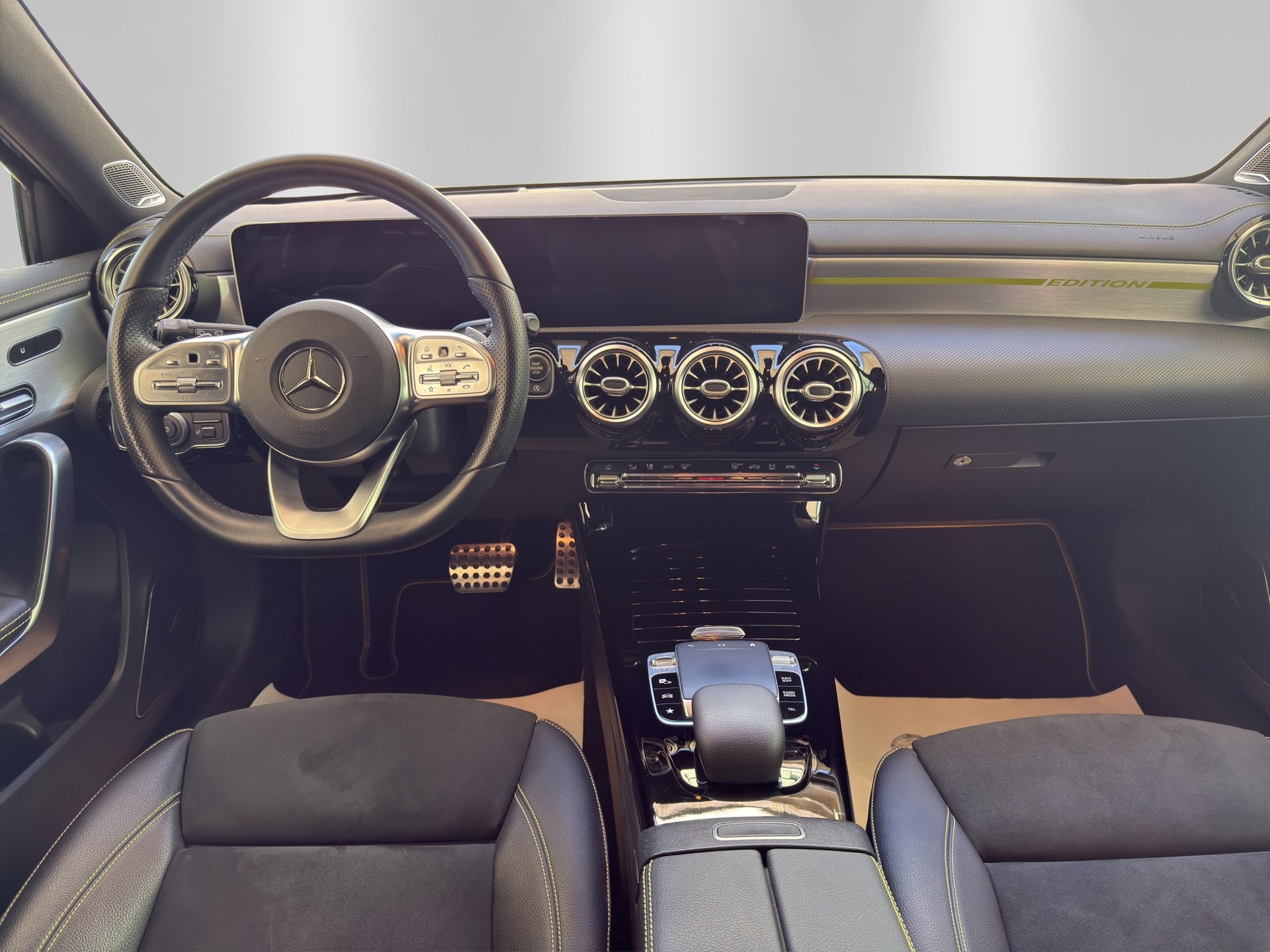 MERCEDES-BENZ A 250 AMG Line 7G-DCT *Edition One*-image-8