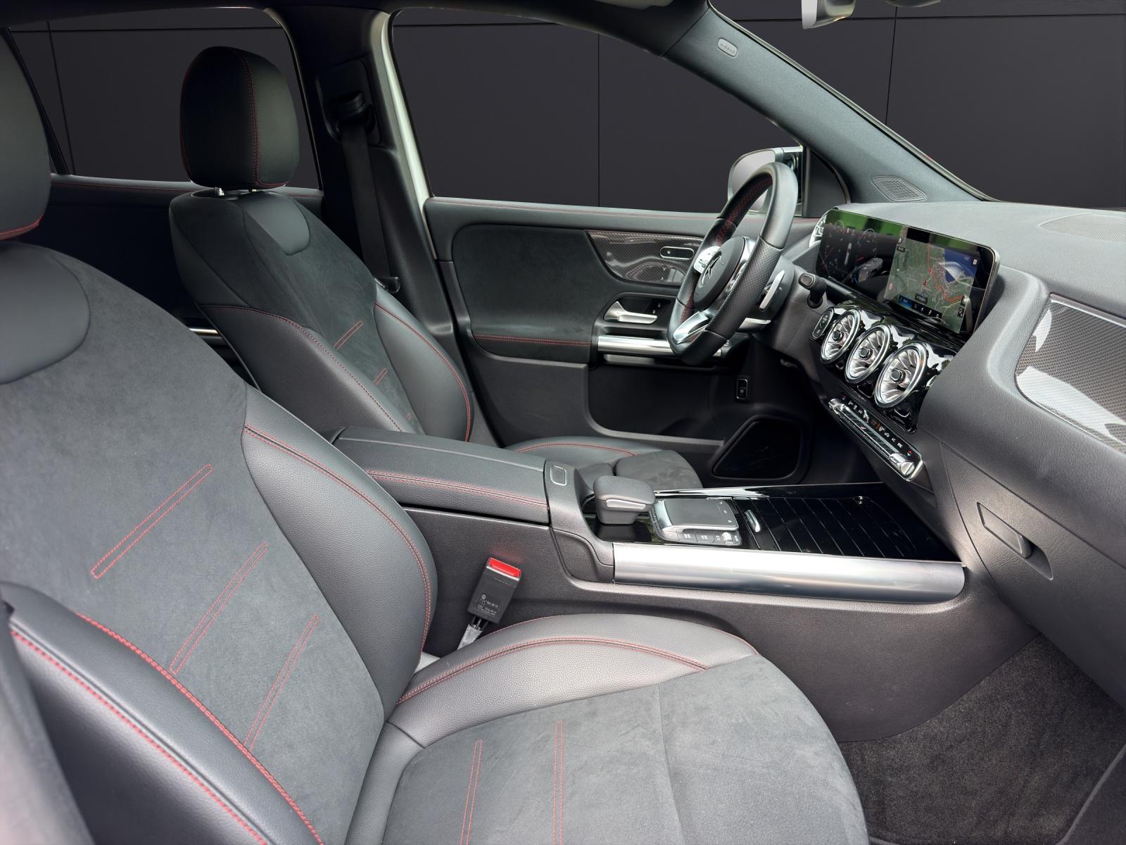 MERCEDES-BENZ GLA 250 AMG Line 4matic-image-18