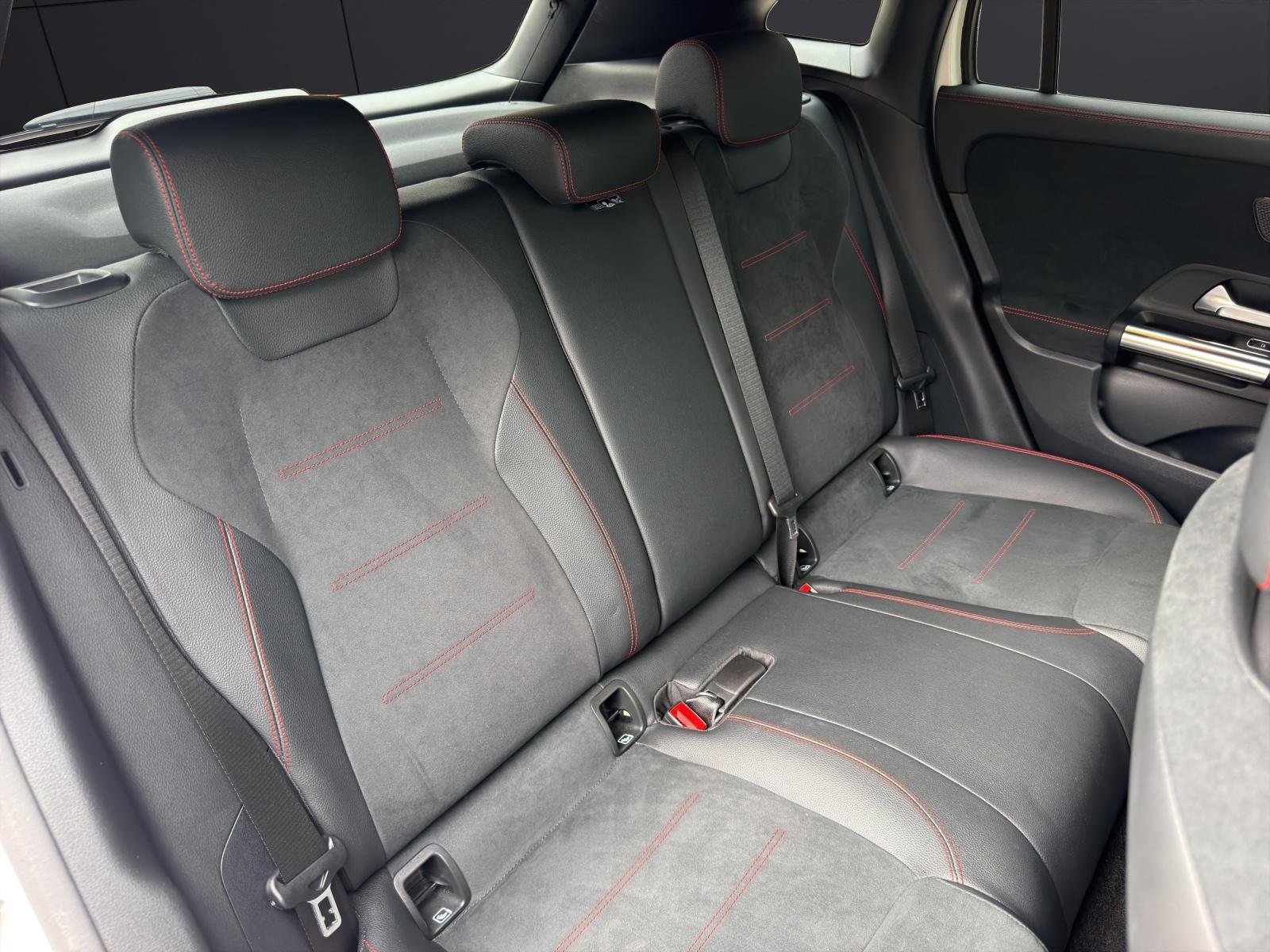 MERCEDES-BENZ GLA 250 AMG Line 4matic-image-13