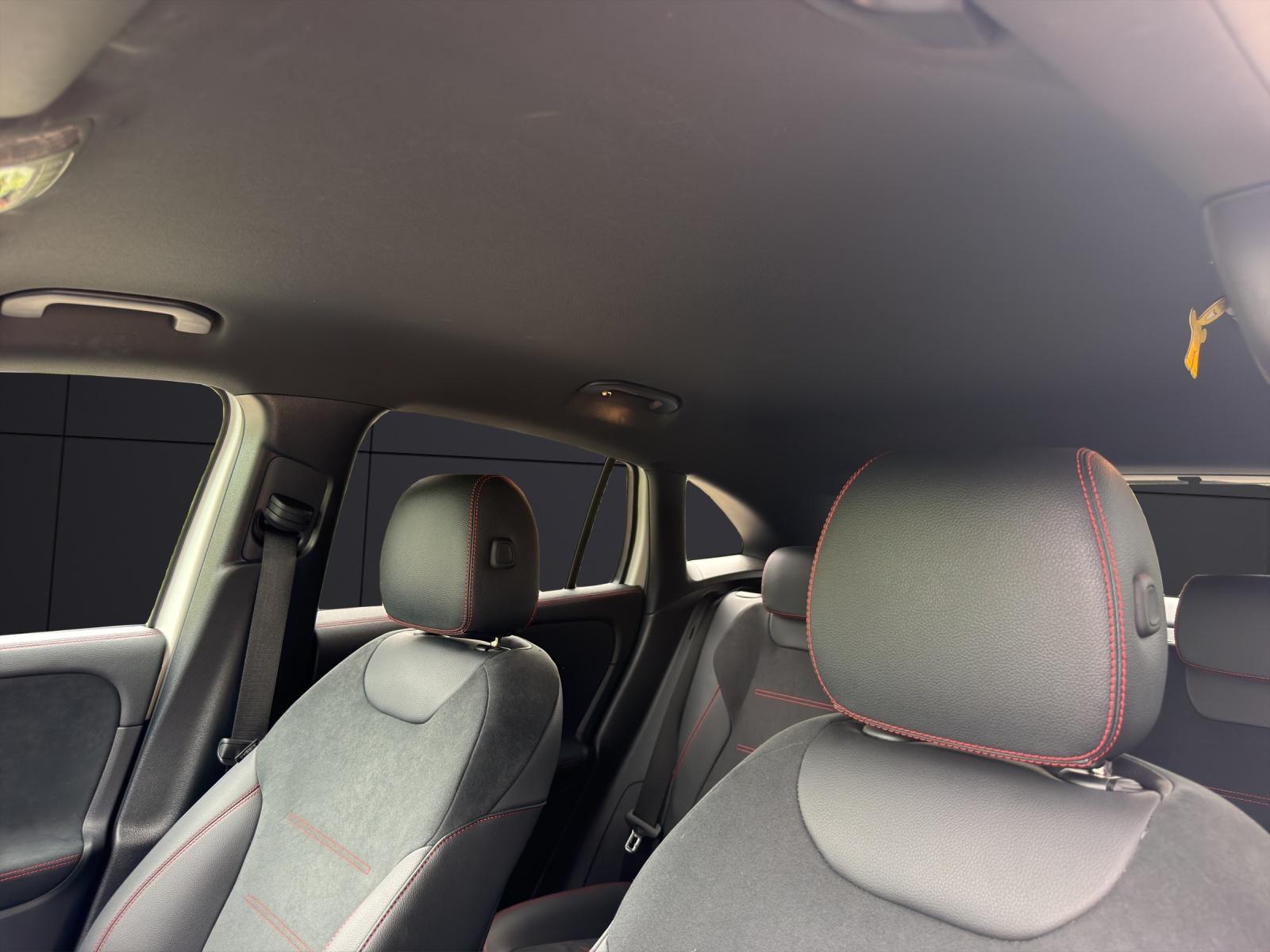 MERCEDES-BENZ GLA 250 AMG Line 4matic-image-14