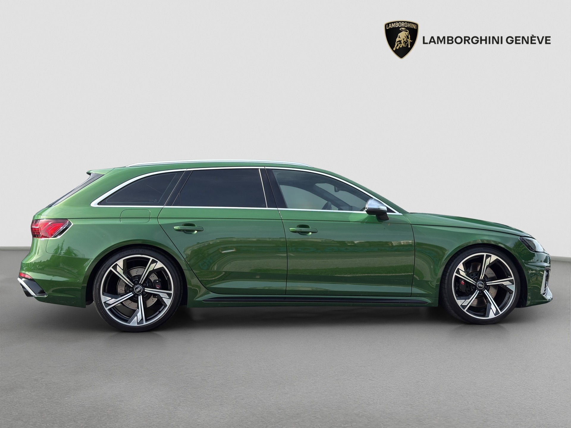 AUDI RS4 Avant quattro tiptronic-showroom-element-1