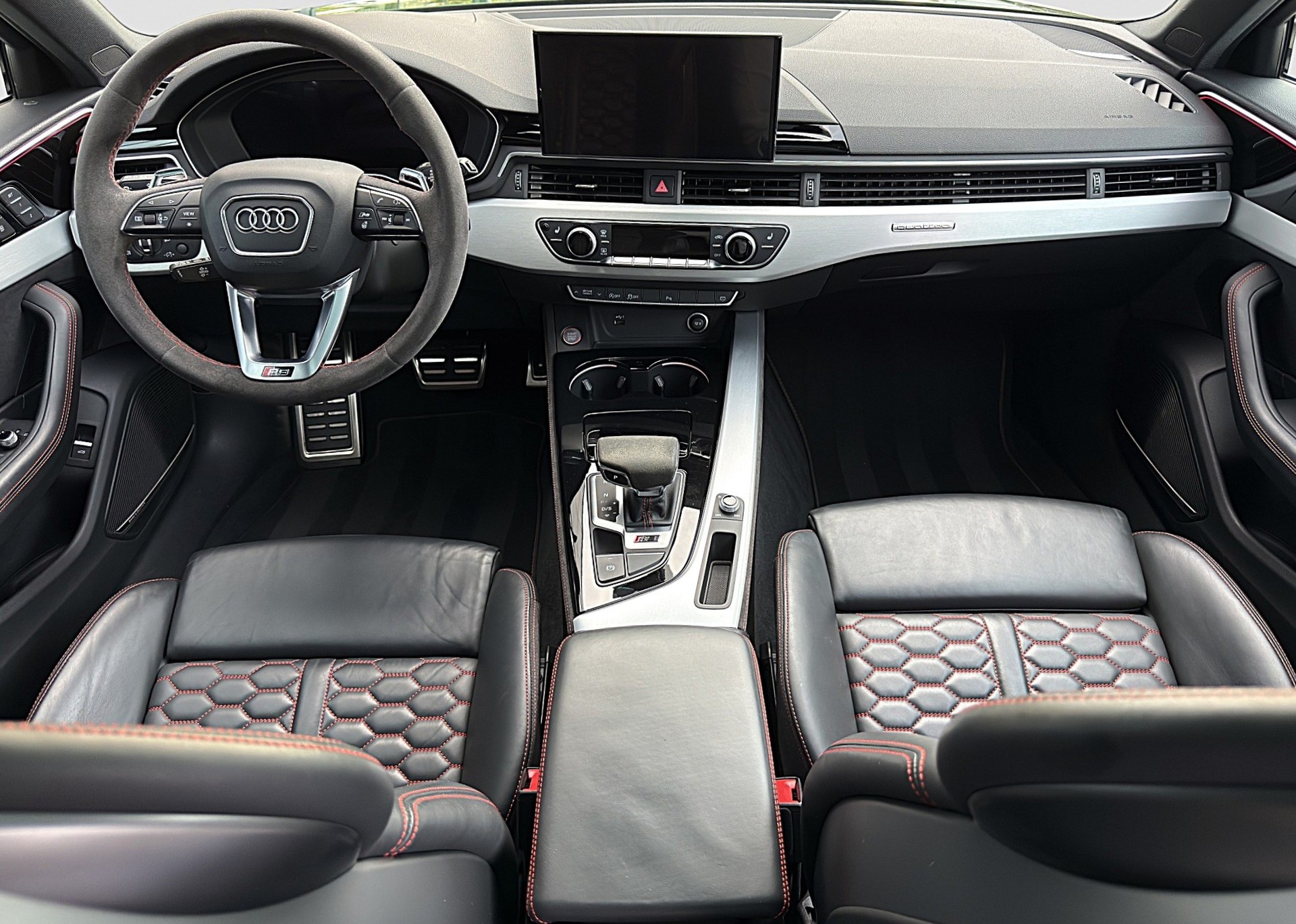 AUDI RS4 Avant quattro tiptronic-image-7