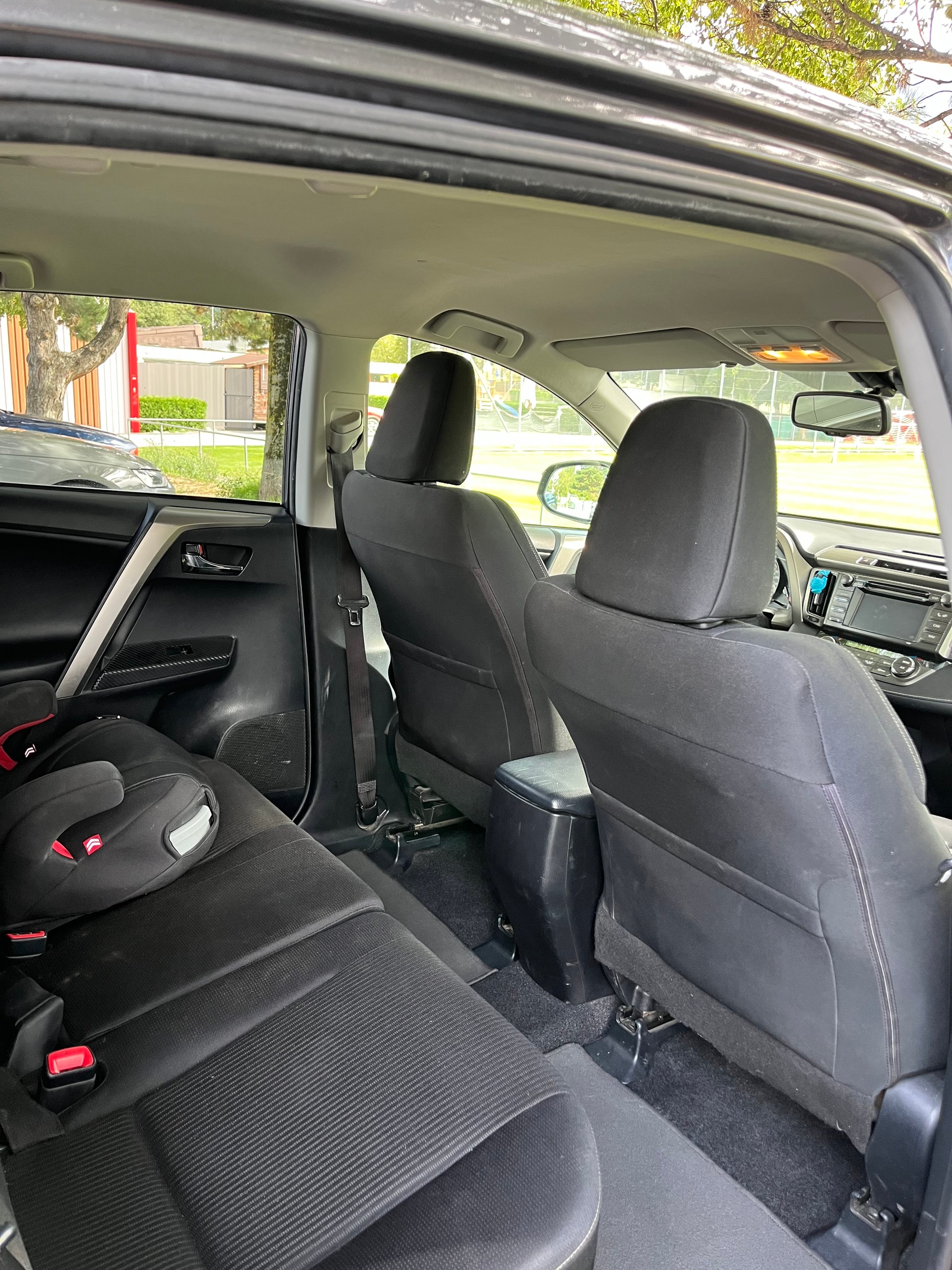 TOYOTA 2.2 D-4D 150 Sol-image-4