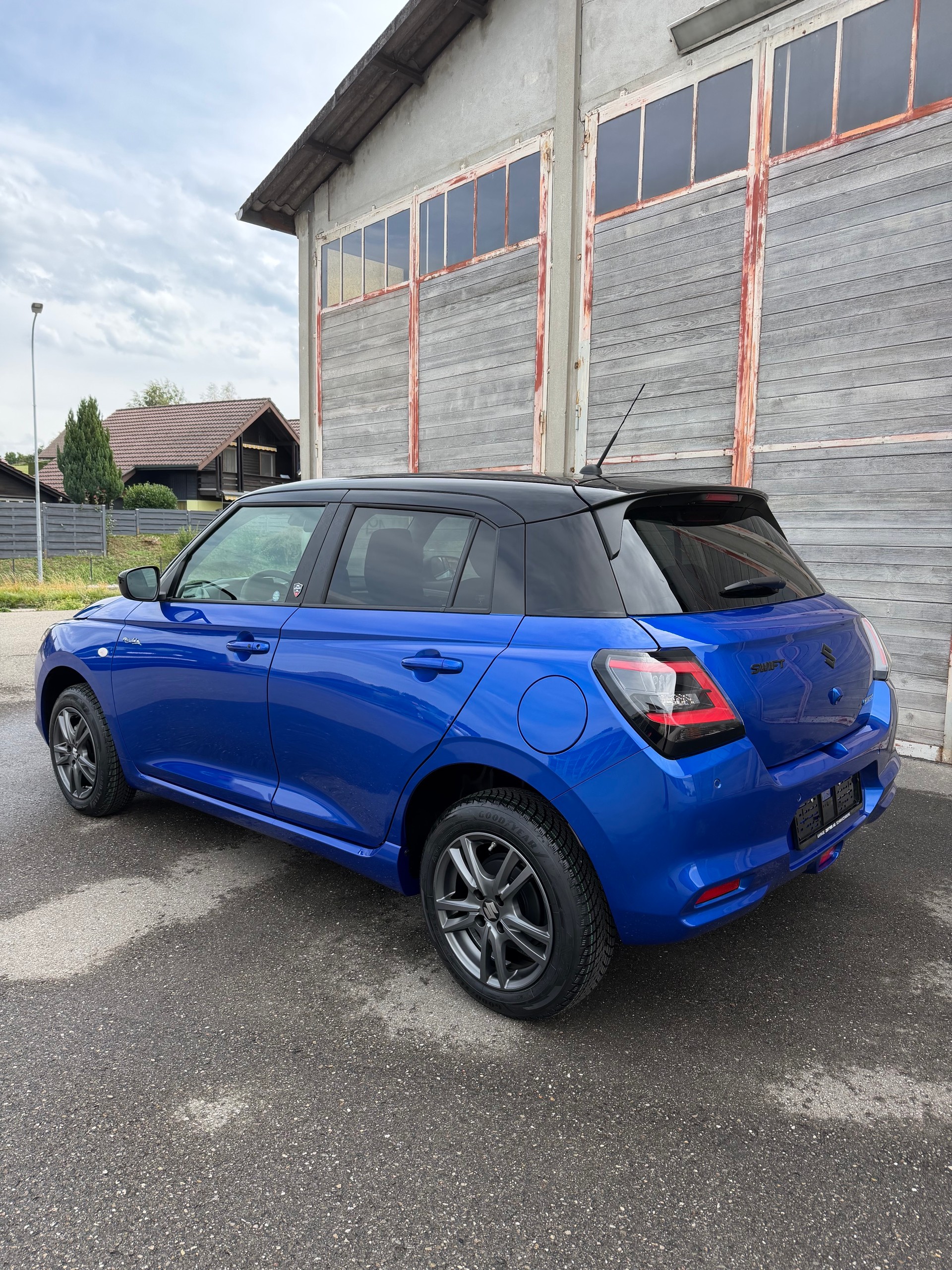 SUZUKI Swift 1.2 Piz Sulai Hybrid 4x4-image-4