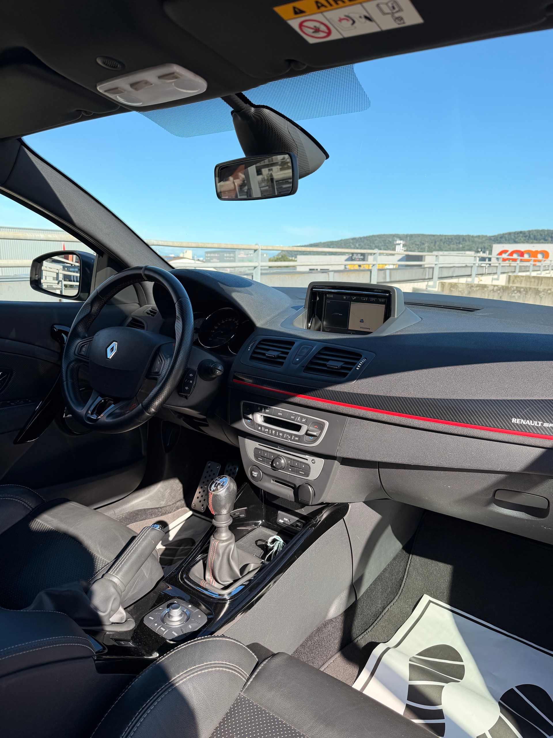RENAULT Mégane Coupé 2.0 16V Turbo Red Bull Racing-image-7
