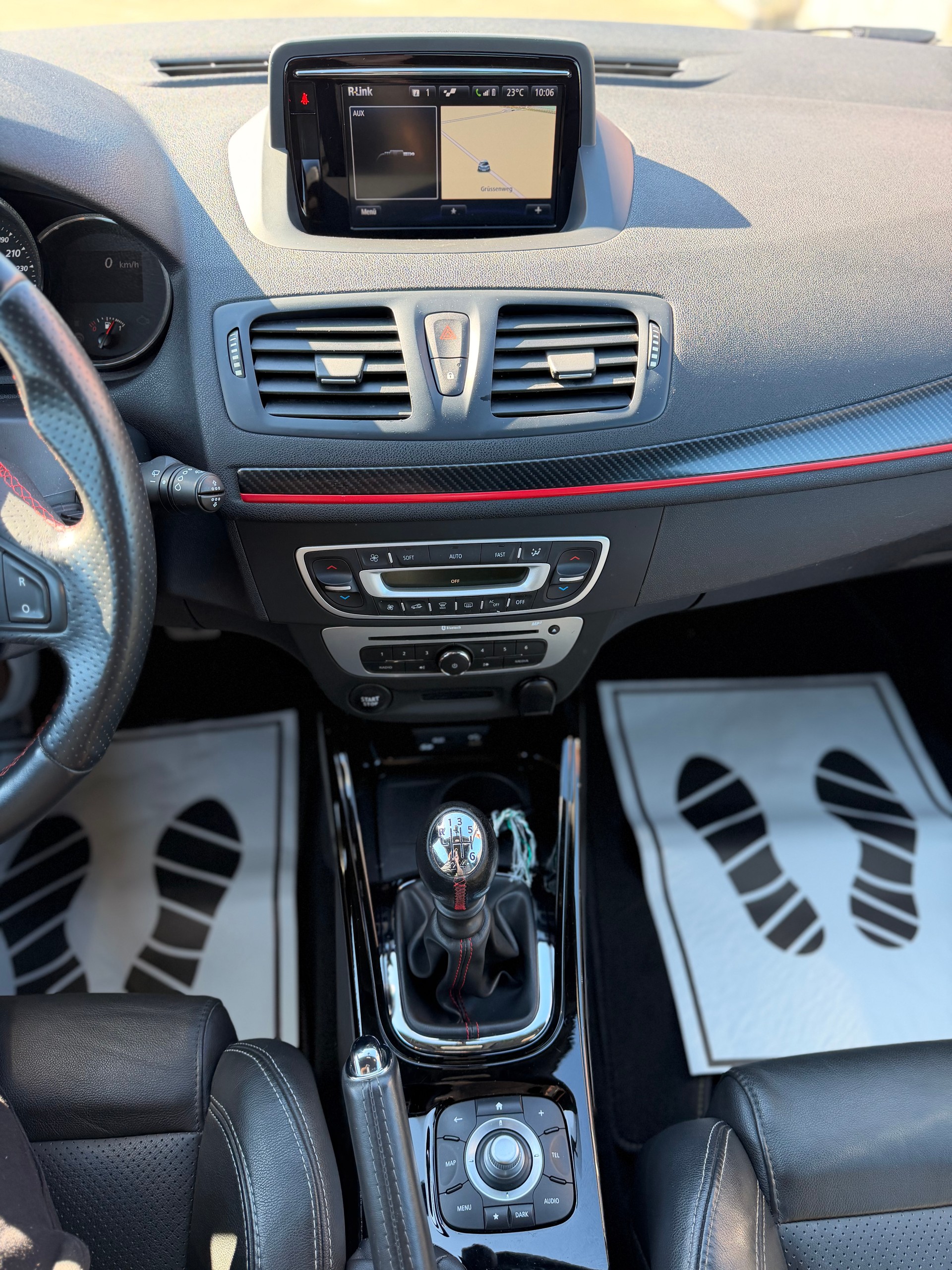 RENAULT Mégane Coupé 2.0 16V Turbo Red Bull Racing-image-14
