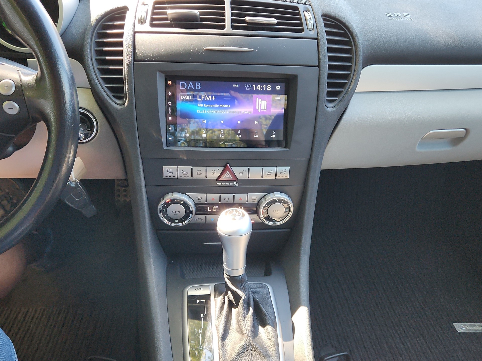 MERCEDES-BENZ SLK 350-image-12