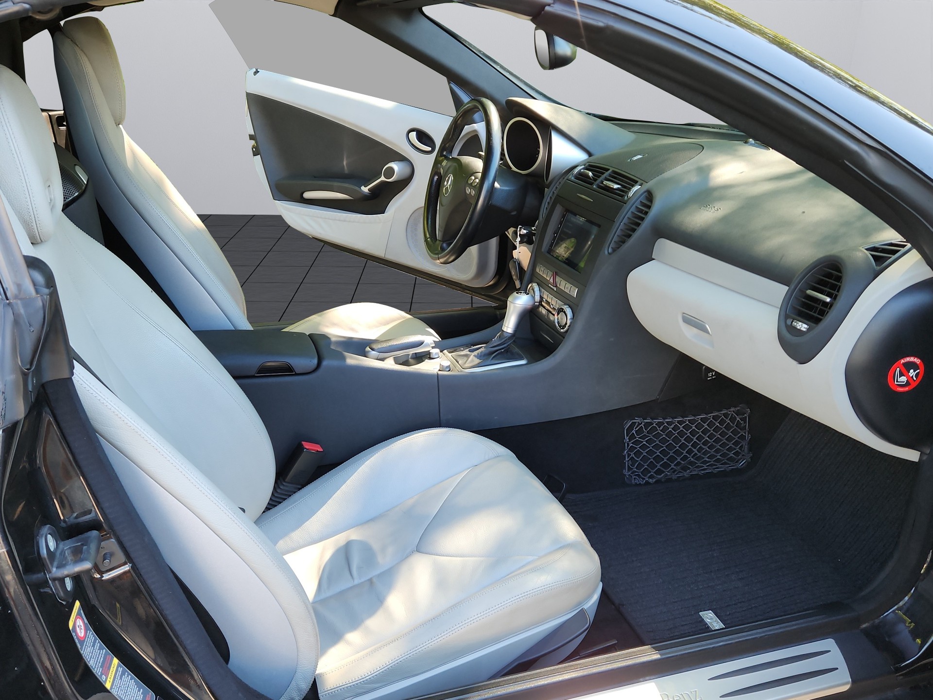 MERCEDES-BENZ SLK 350-image-16