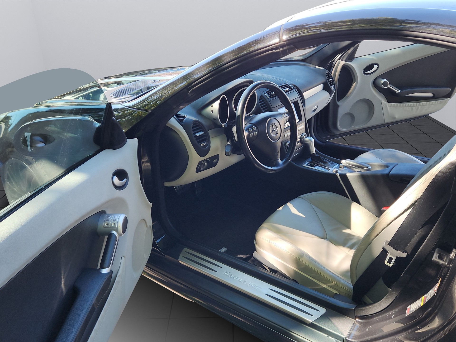 MERCEDES-BENZ SLK 350-image-17