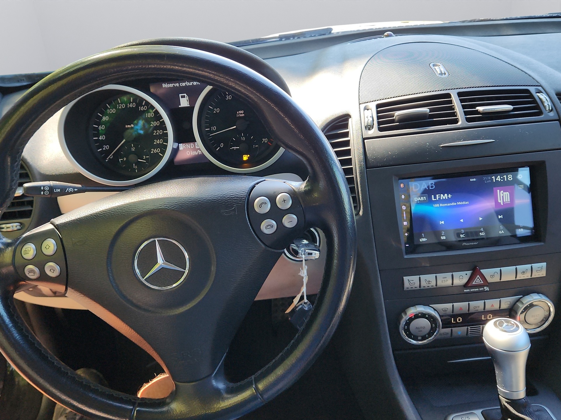 MERCEDES-BENZ SLK 350-image-11