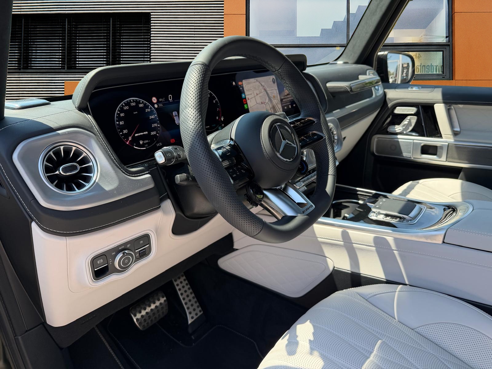 MERCEDES-BENZ G 63 AMG Manufaktur-image-2
