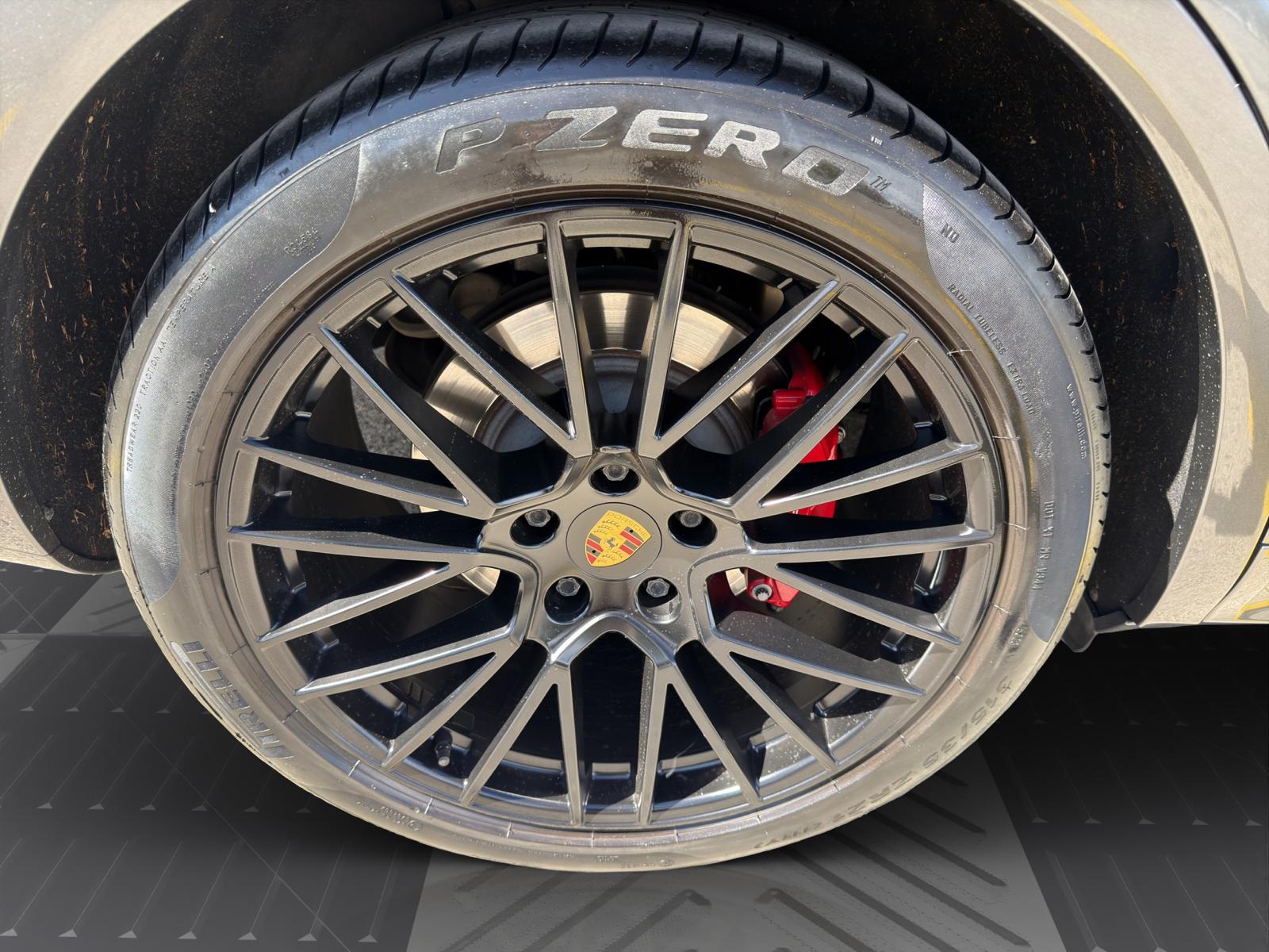 PORSCHE Cayenne GTS Coupé-image-21