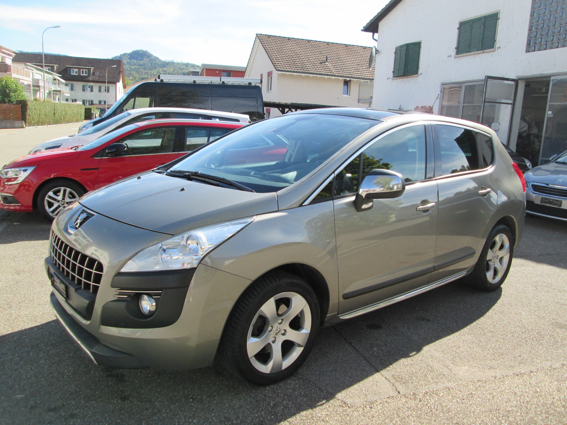 PEUGEOT 3008 1.6 16V T Allure Tiptronic-image-0