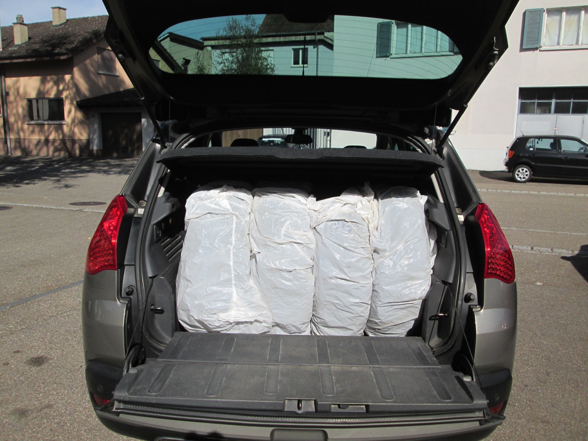 PEUGEOT 3008 1.6 16V T Allure Tiptronic-image-10