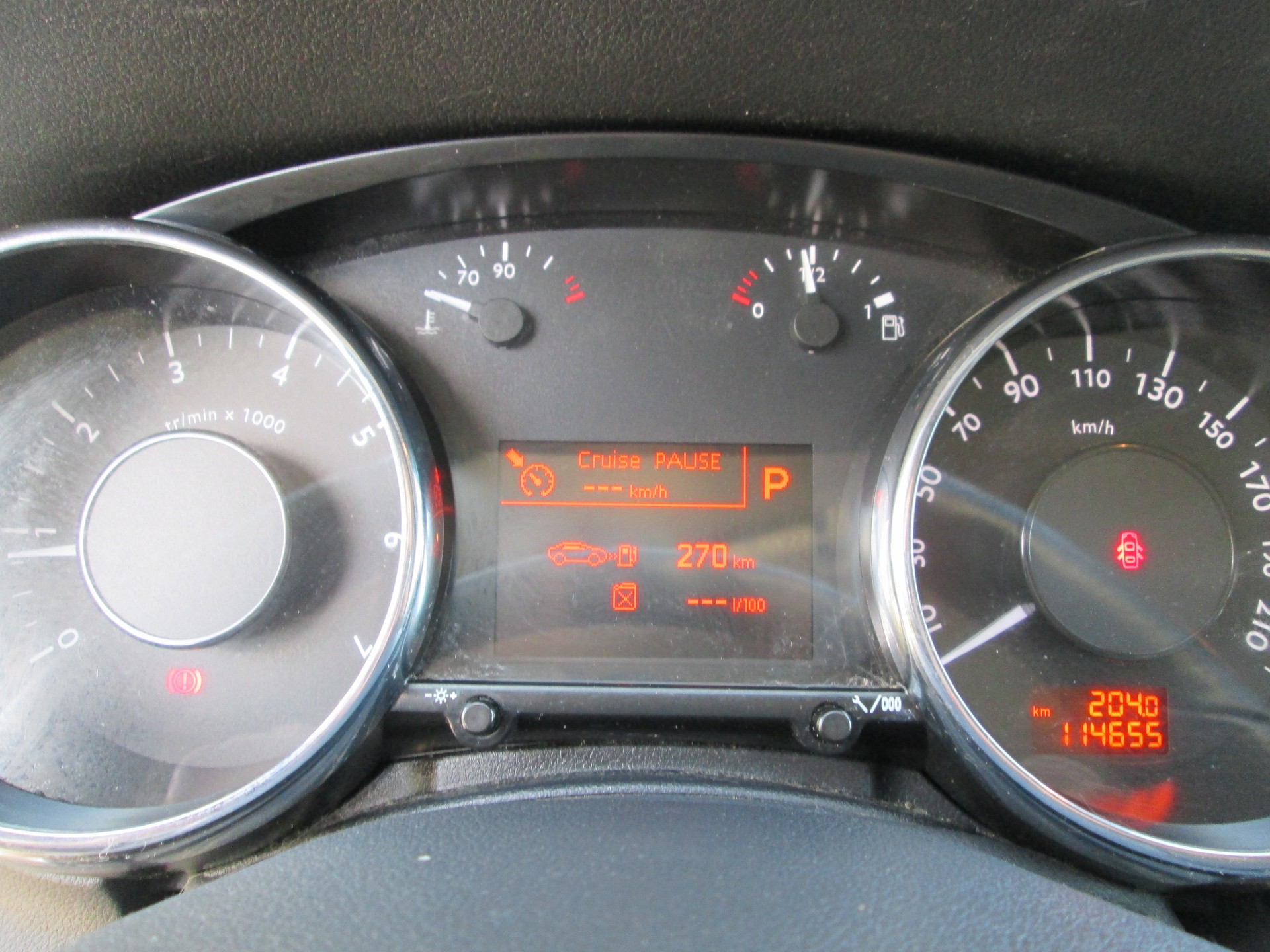 PEUGEOT 3008 1.6 16V T Allure Tiptronic-image-13