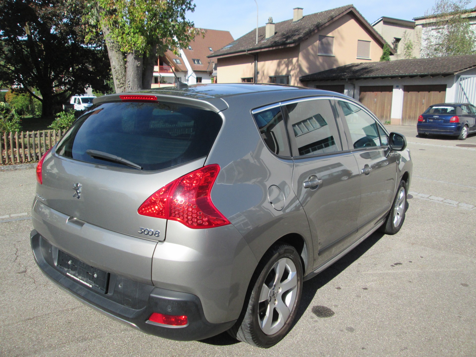 PEUGEOT 3008 1.6 16V T Allure Tiptronic-image-4