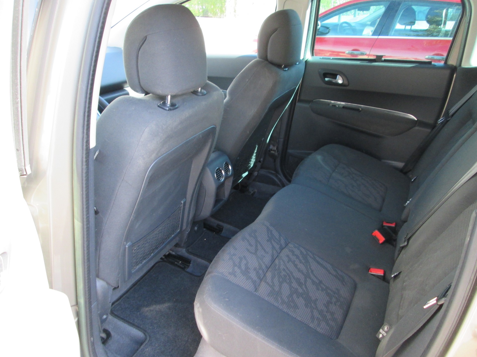 PEUGEOT 3008 1.6 16V T Allure Tiptronic-image-8
