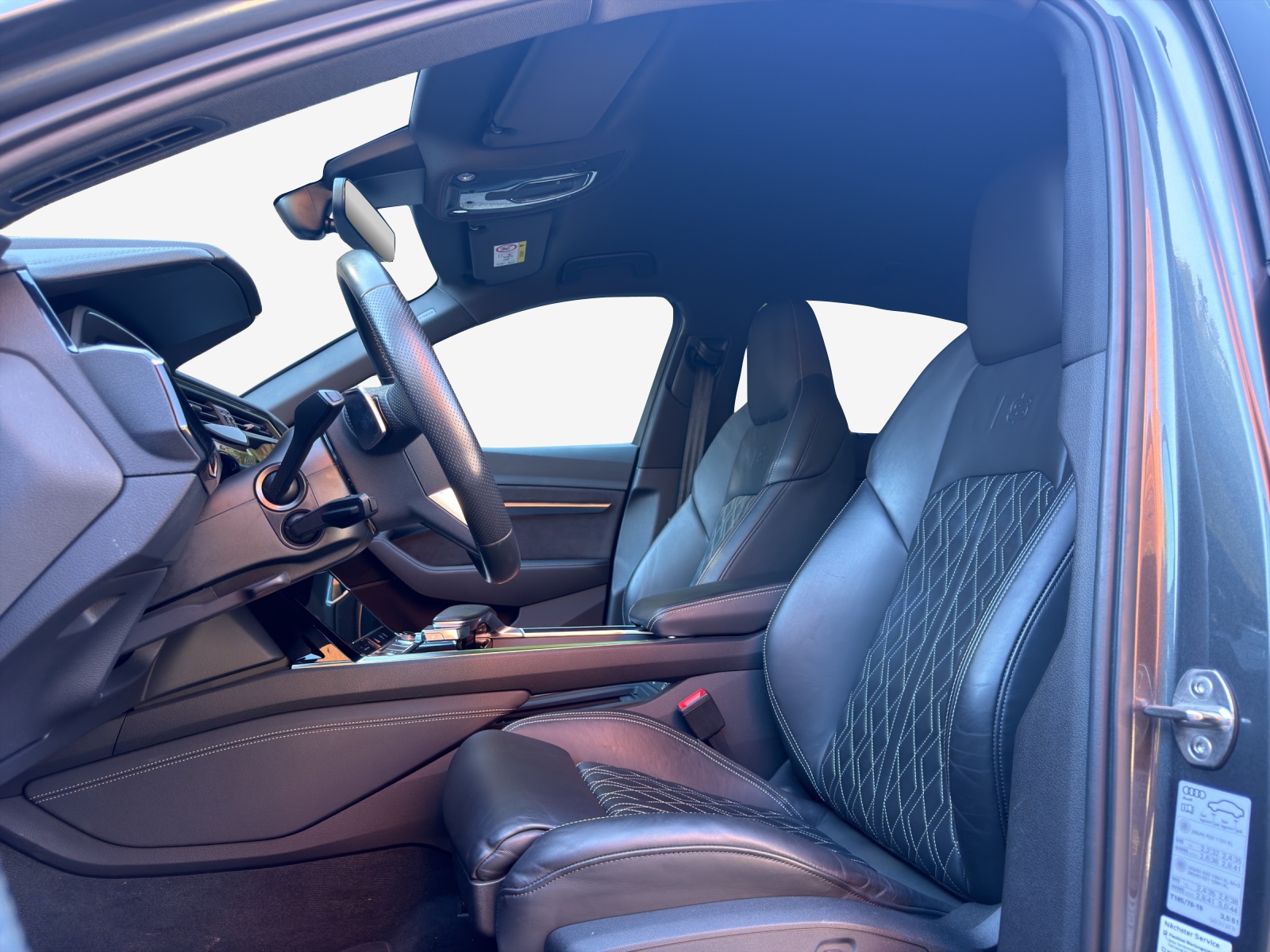 AUDI e-tron S Sportback quattro-image-7
