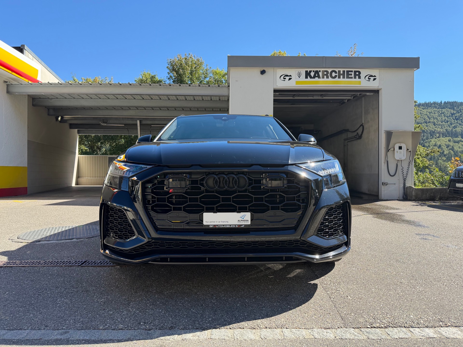 AUDI RSQ8 quattro-image-1