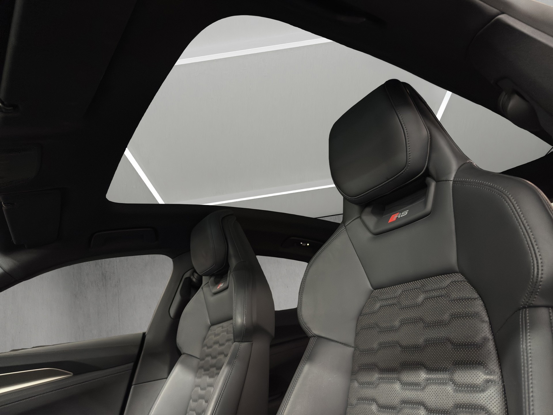 AUDI RS e-tron GT-600 PS-quattro "Leder Sportsitze Pro mit Wabensteppung"-image-8