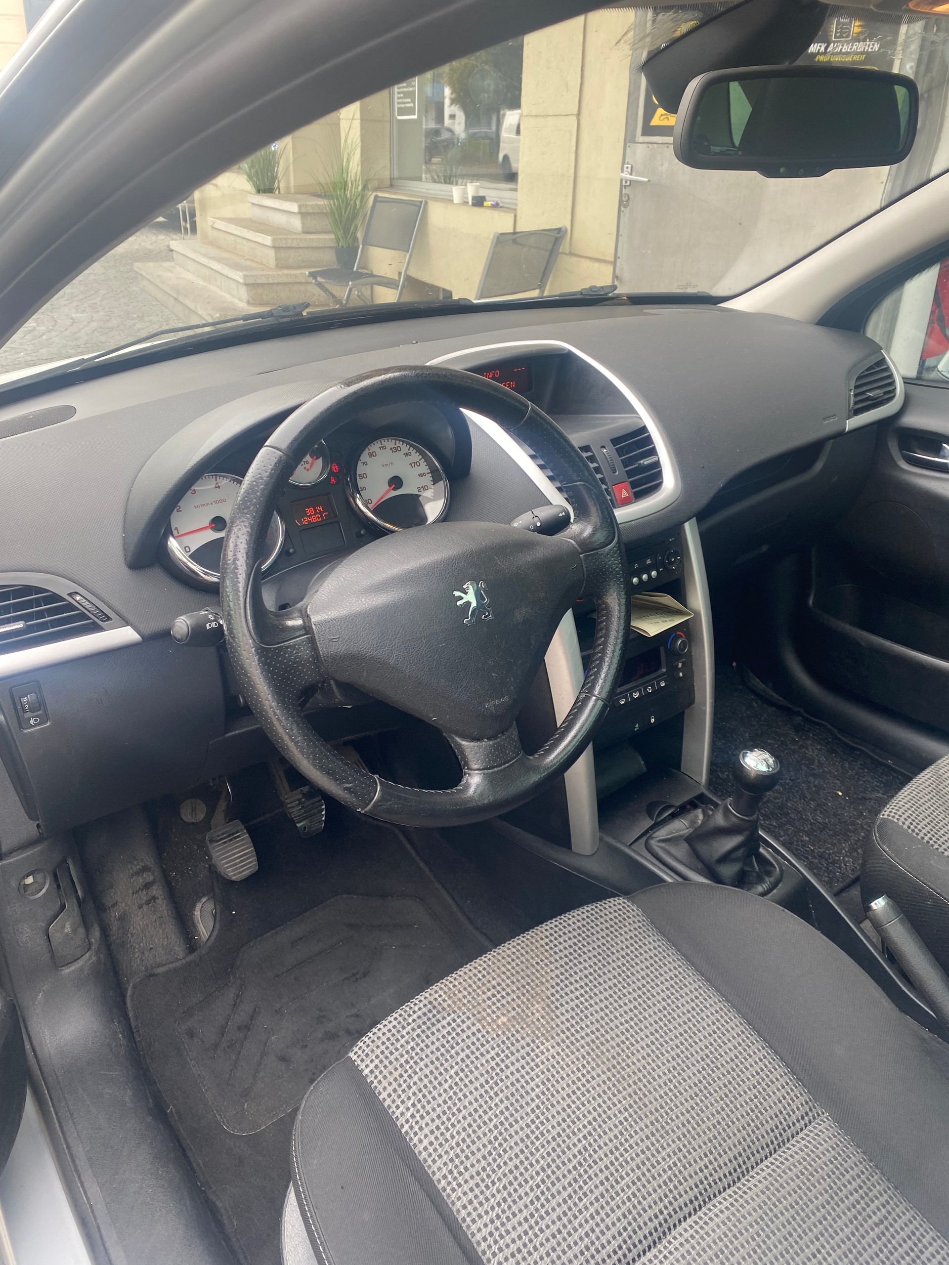 PEUGEOT 207-image-4