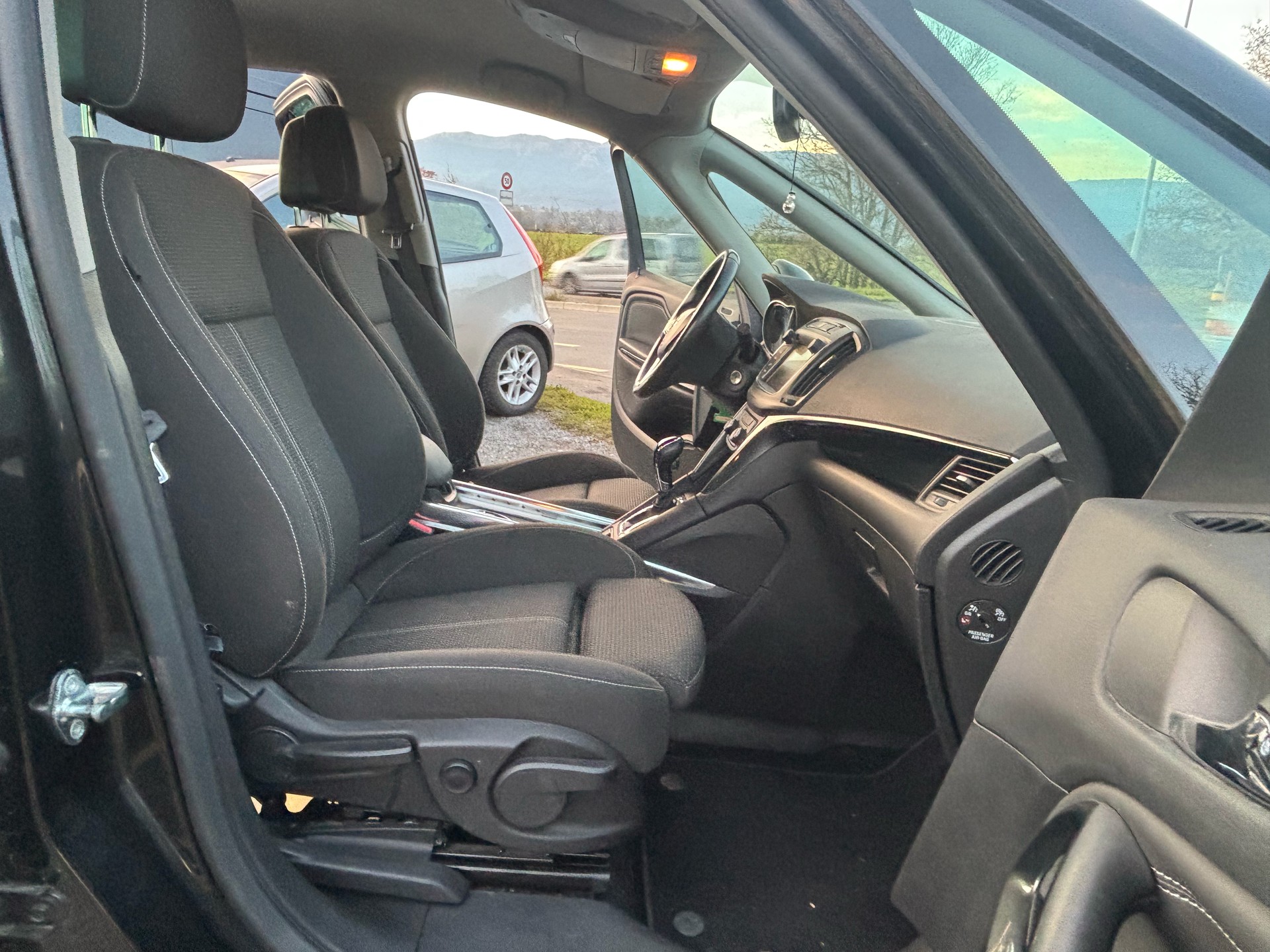 OPEL Zafira 1.6i 16V Turbo Enjoy ***Problème Boíte à Vitesses***-image-11