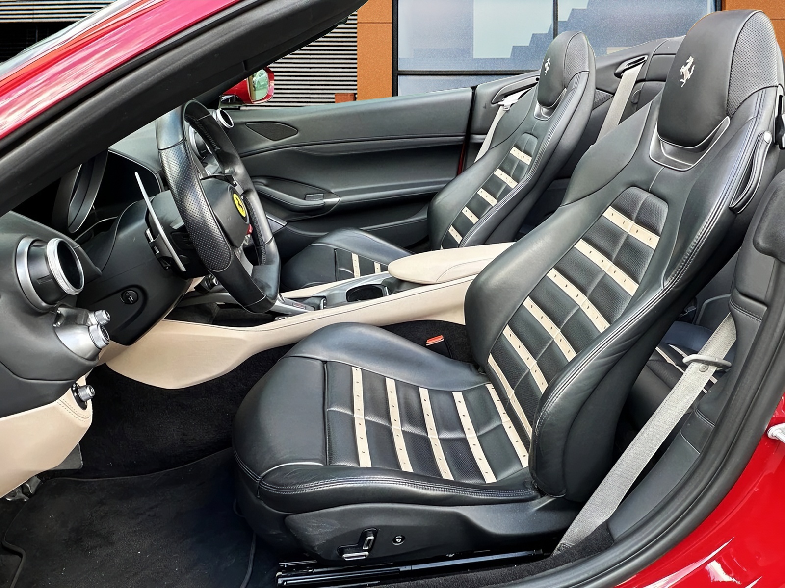 FERRARI Portofino 3.9 Turbo-image-16