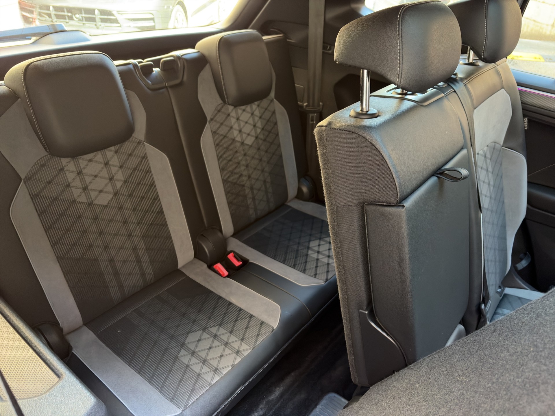 VW Tiguan Allspace 2.0TSI R-Line 4Motion DSG-image-15