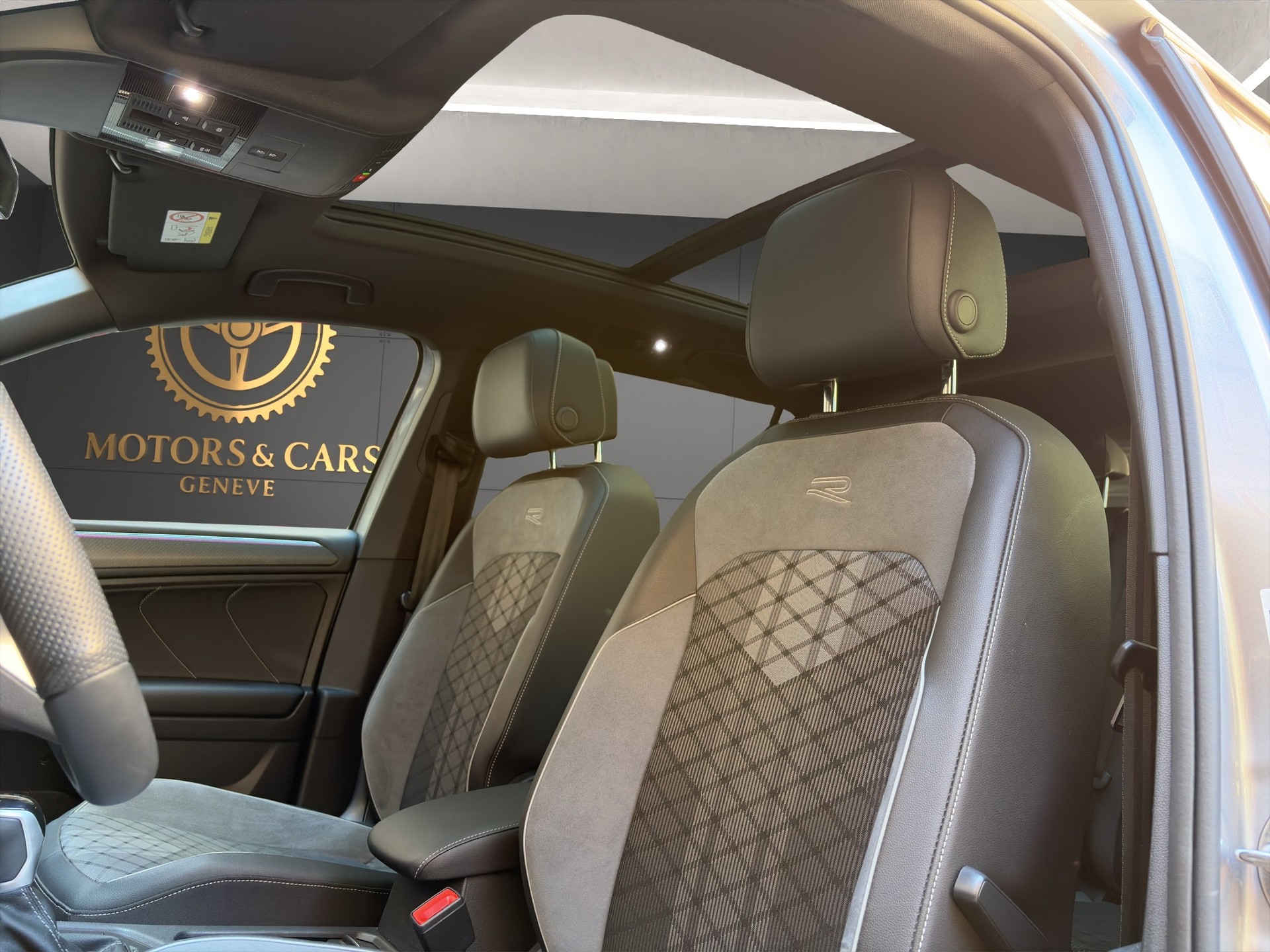 VW Tiguan Allspace 2.0TSI R-Line 4Motion DSG-image-11
