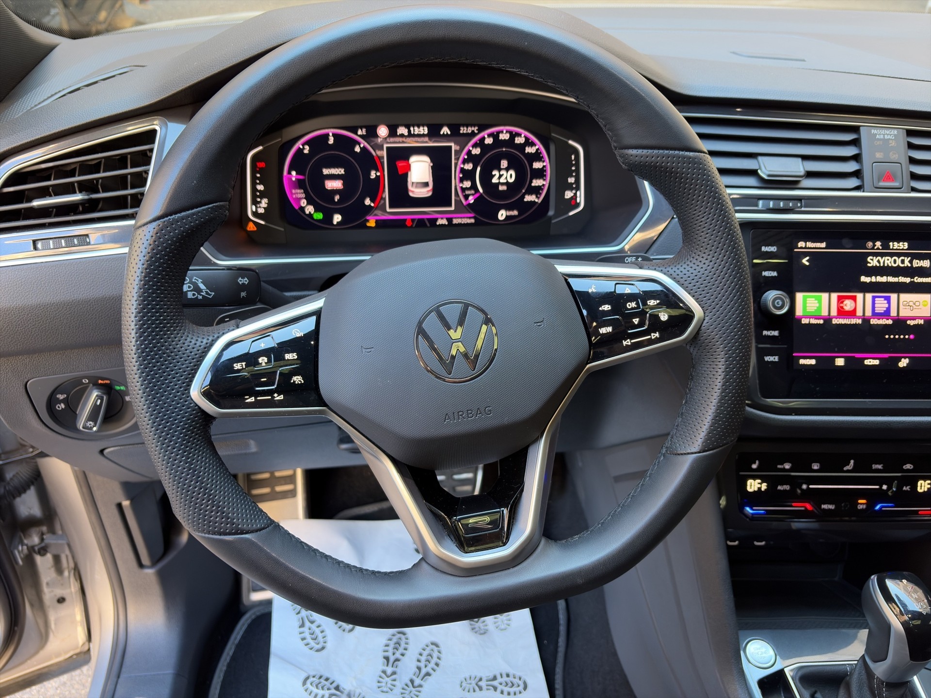 VW Tiguan Allspace 2.0TSI R-Line 4Motion DSG-image-20