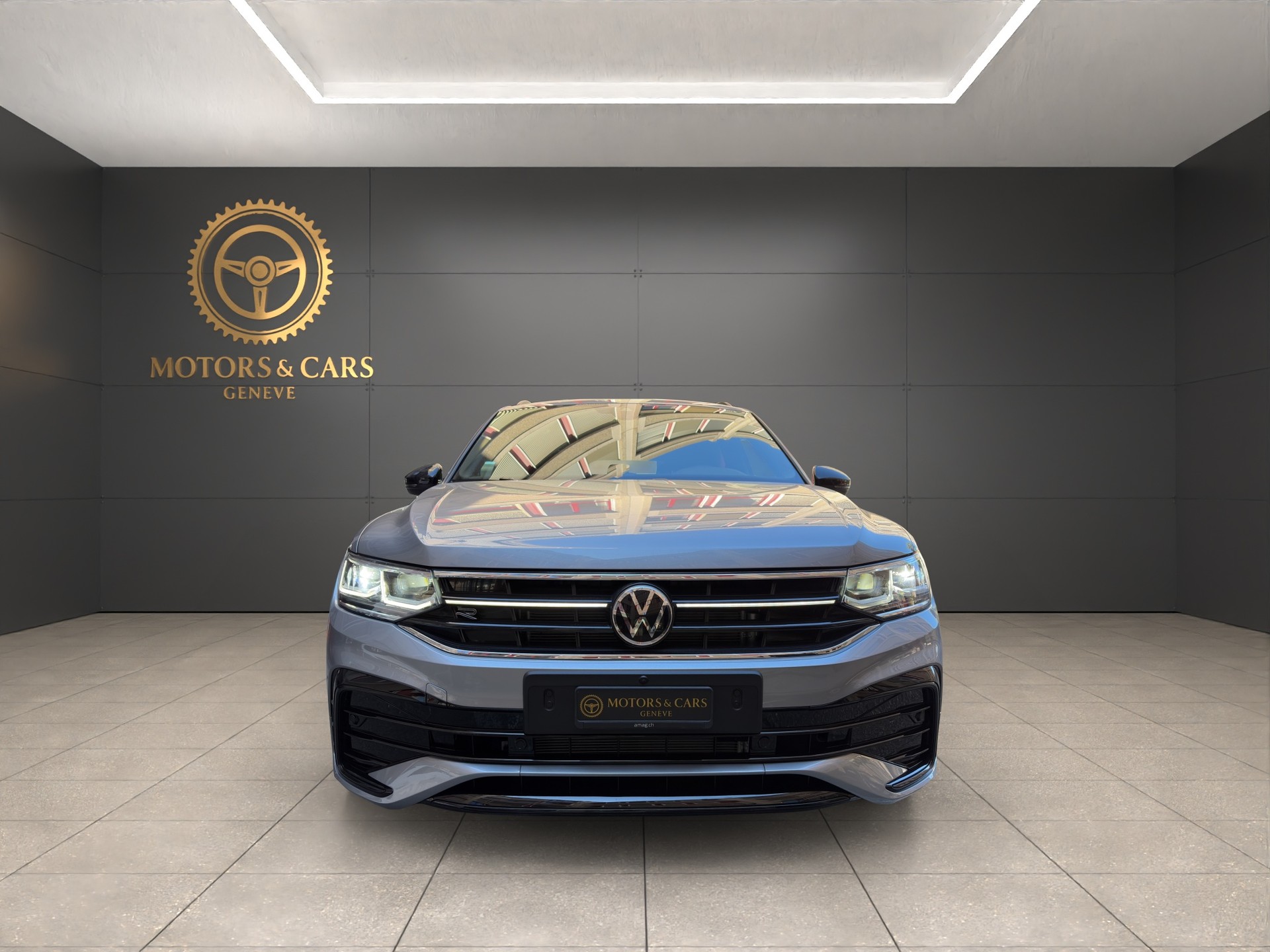 VW Tiguan Allspace 2.0TSI R-Line 4Motion DSG-image-2