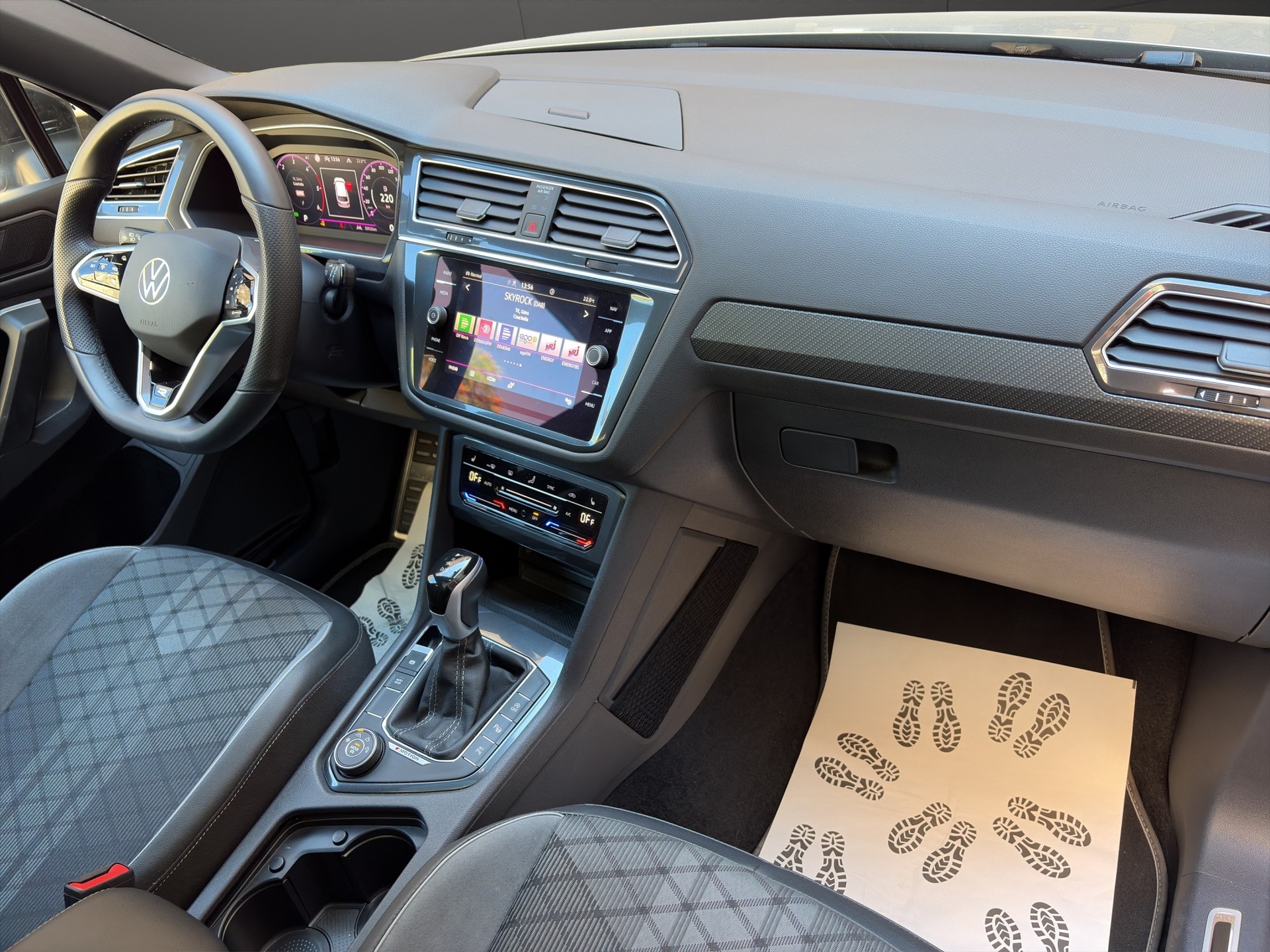 VW Tiguan Allspace 2.0TSI R-Line 4Motion DSG-image-18