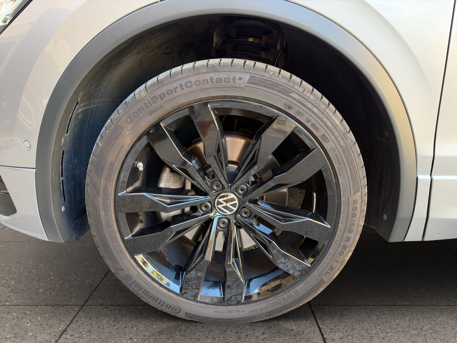 VW Tiguan Allspace 2.0TSI R-Line 4Motion DSG-image-8