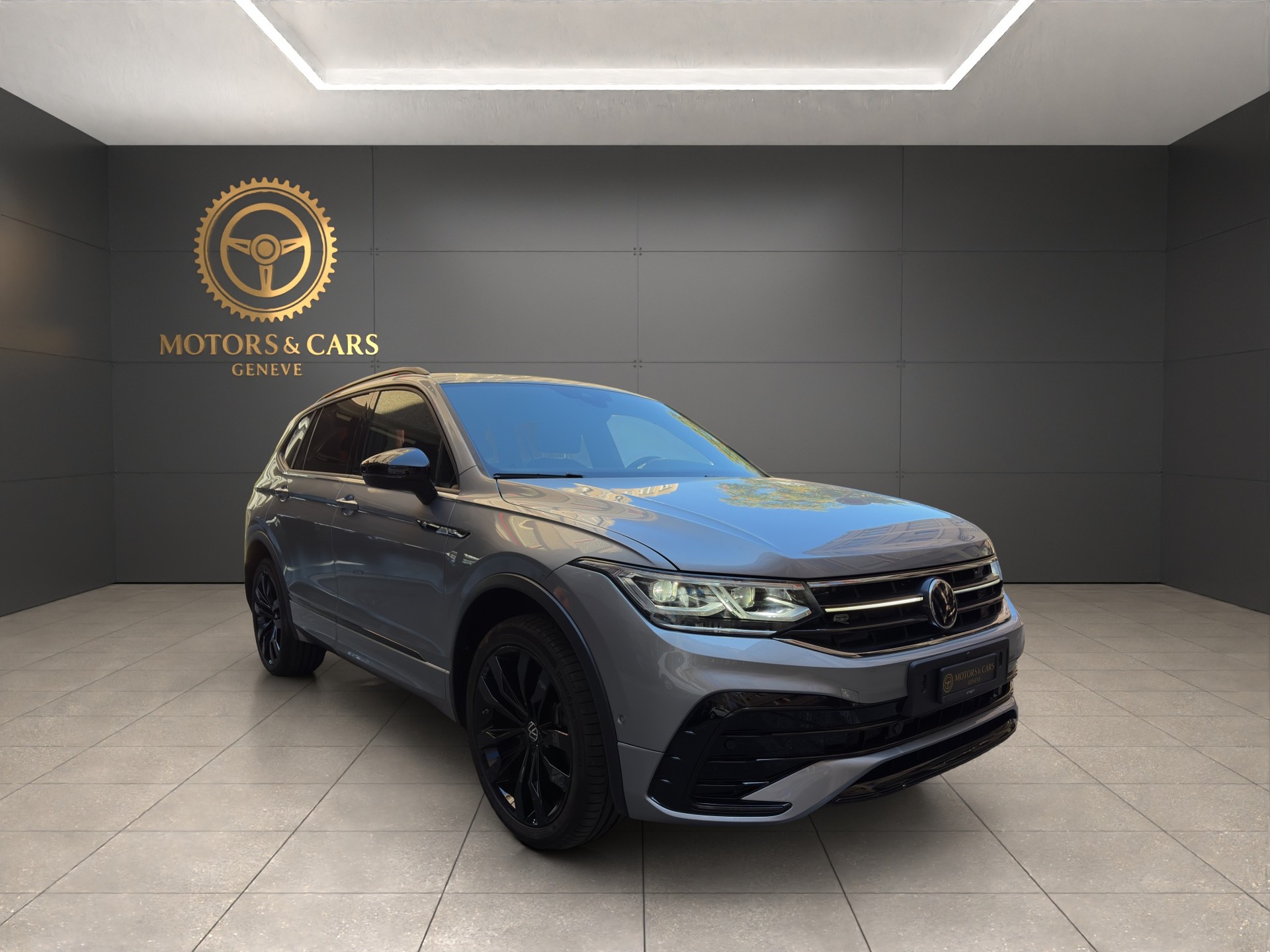 VW Tiguan Allspace 2.0TSI R-Line 4Motion DSG-image-1