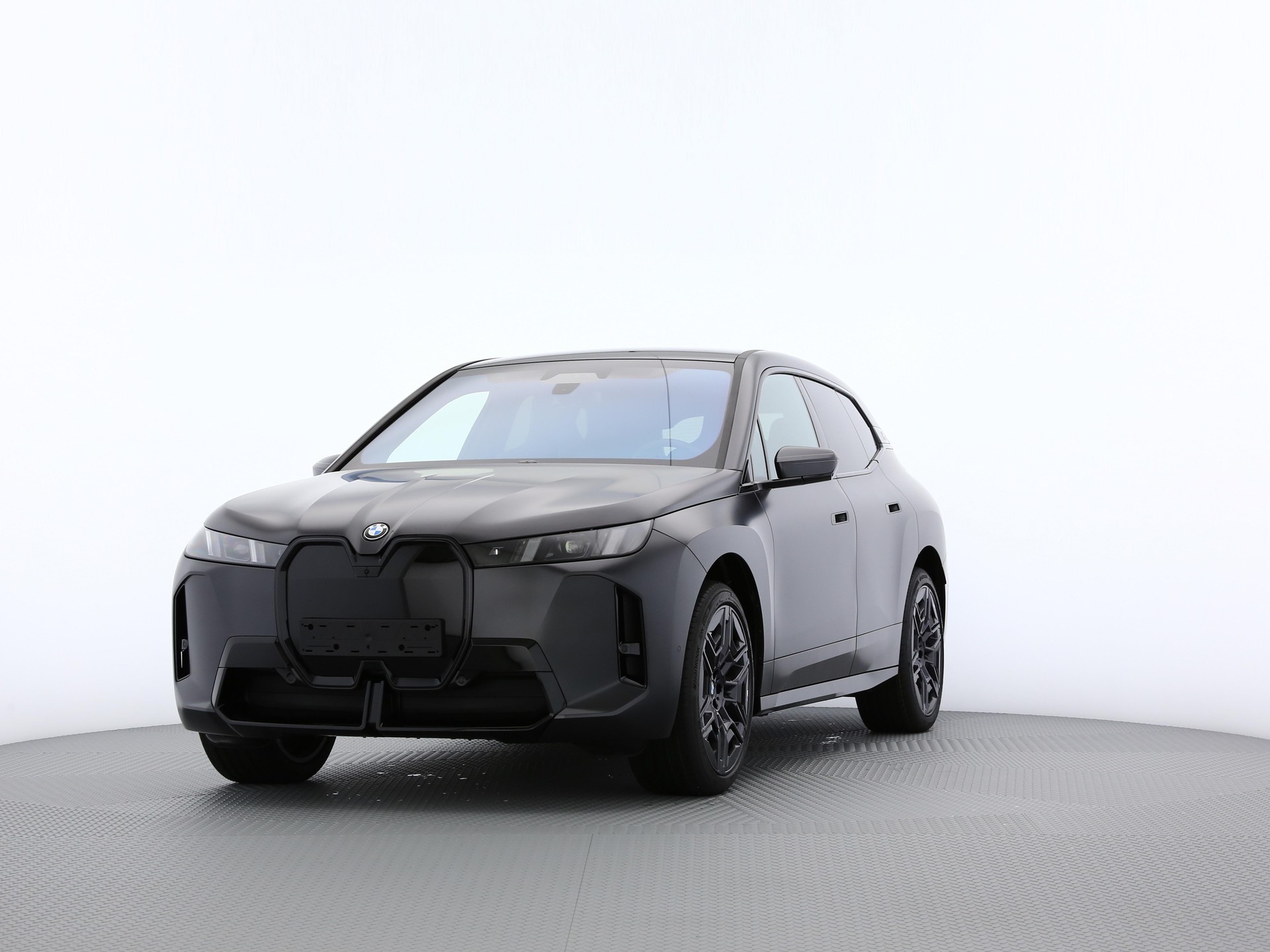 BMW iX xDrive60-image-0