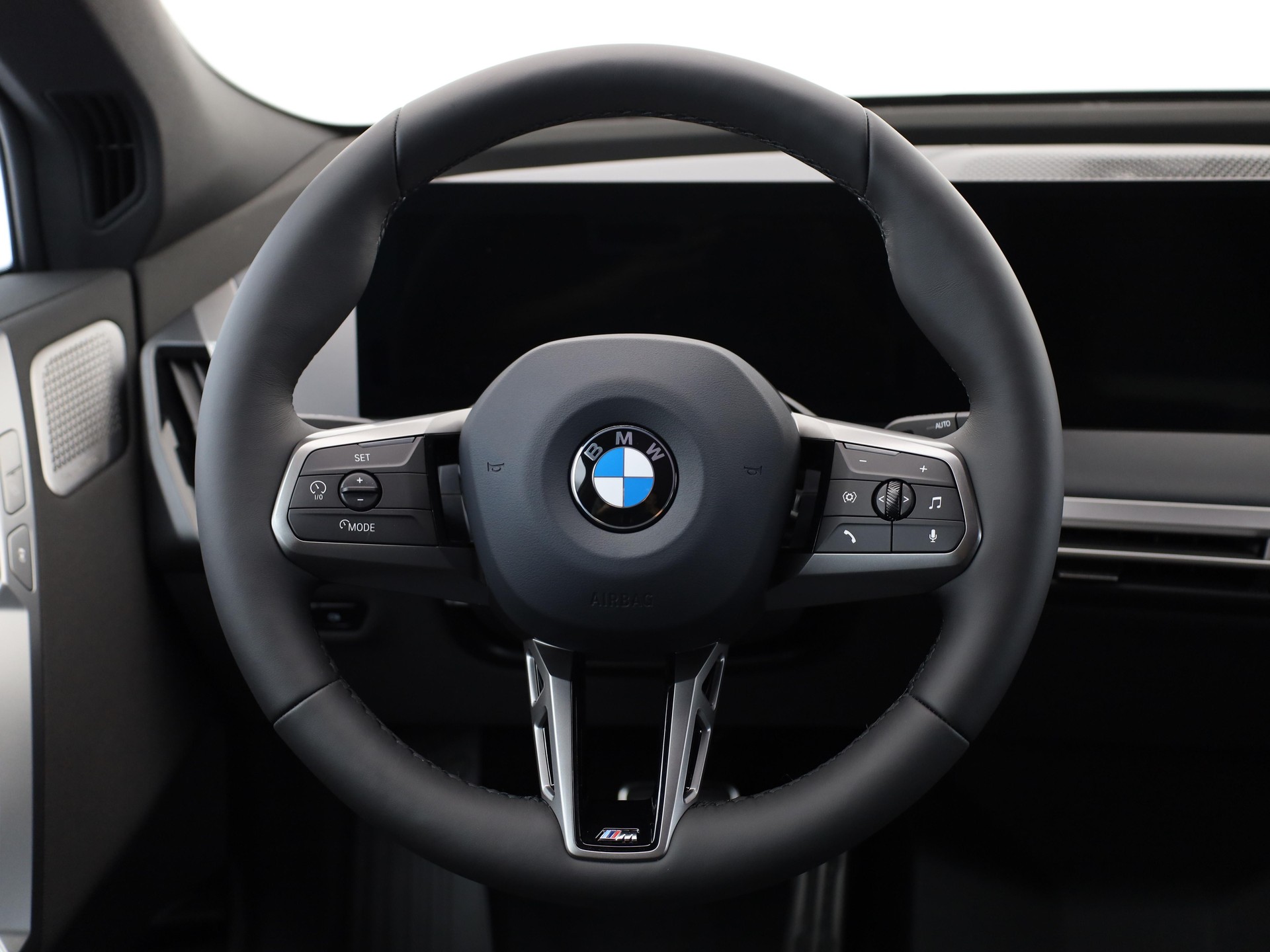 BMW iX xDrive60-image-20