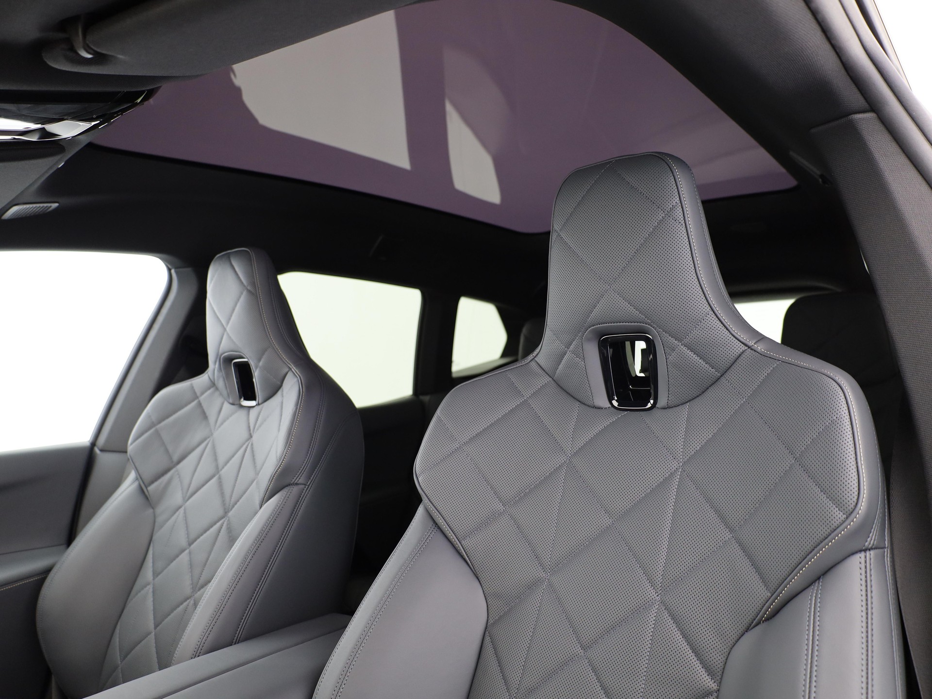 BMW iX xDrive60-image-12