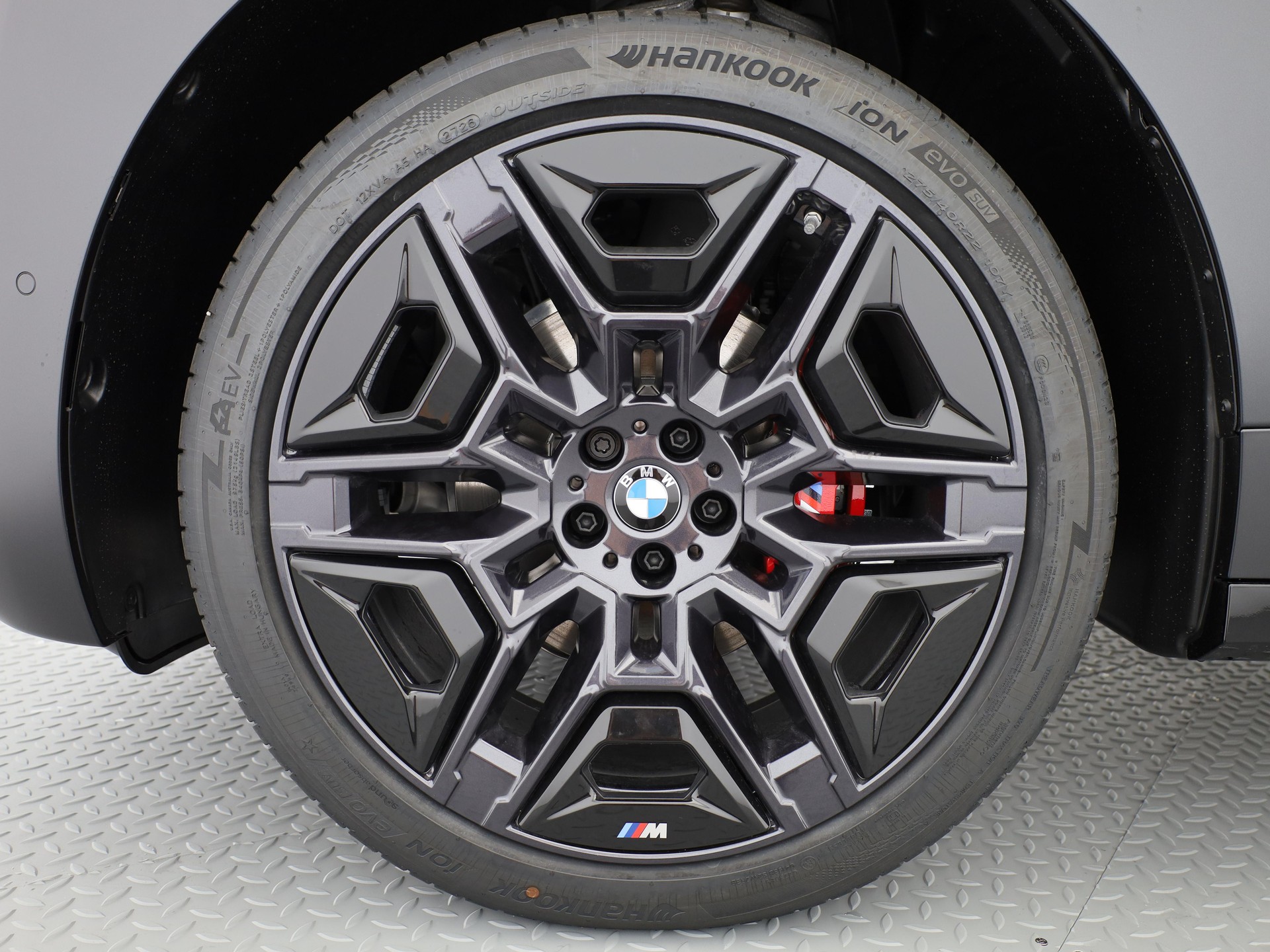 BMW iX xDrive60-image-21