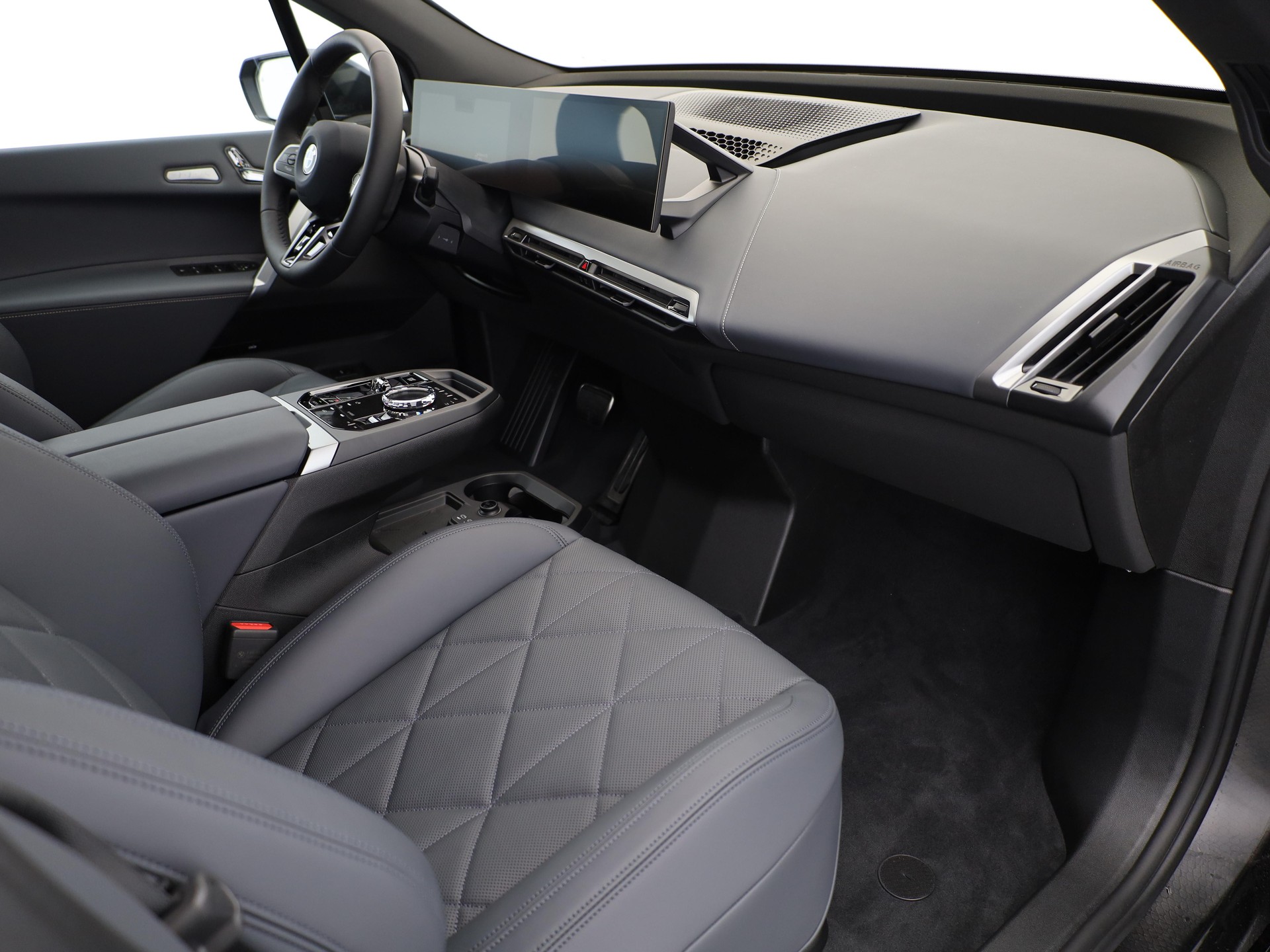 BMW iX xDrive60-image-14