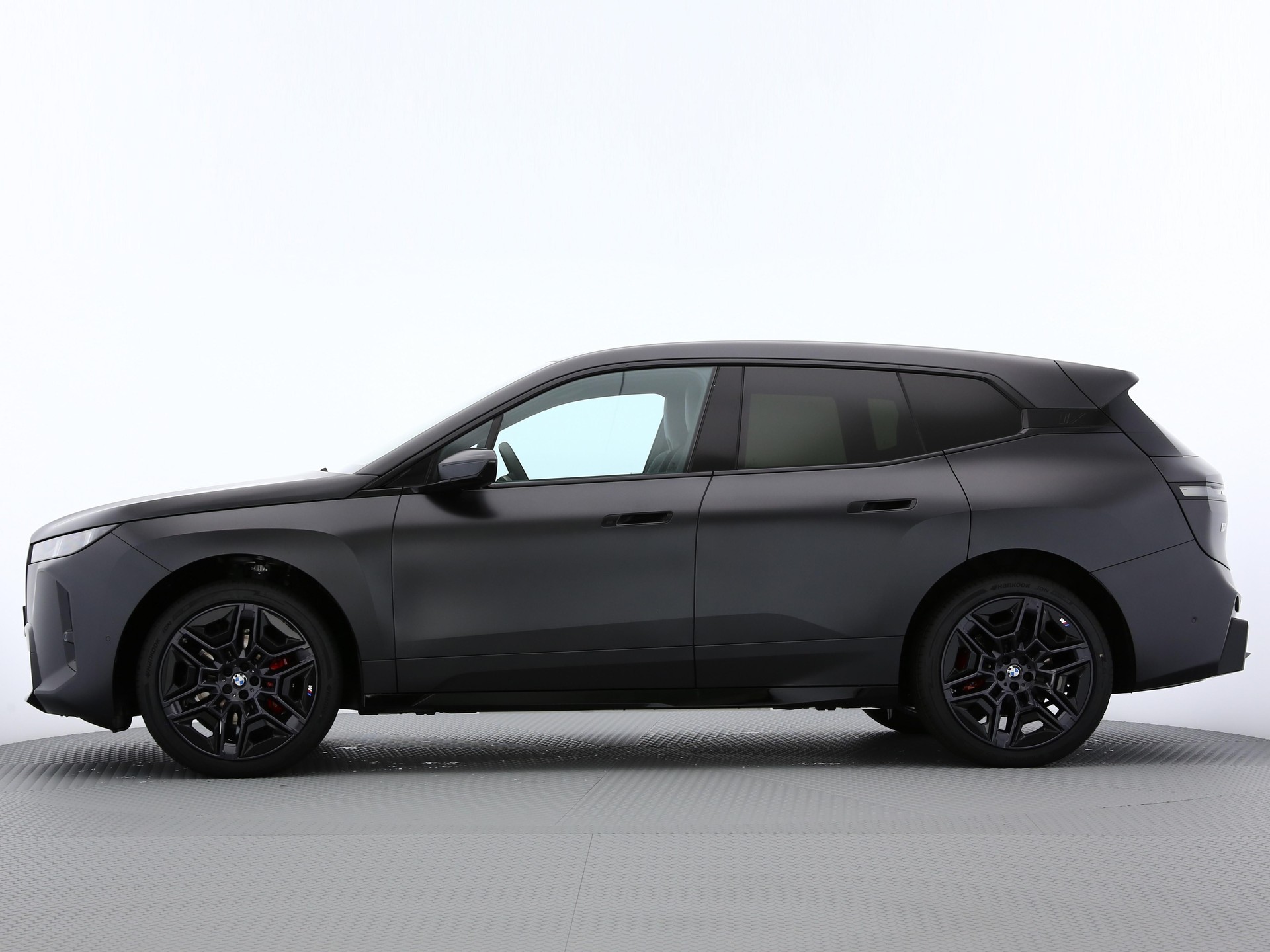 BMW iX xDrive60-image-2