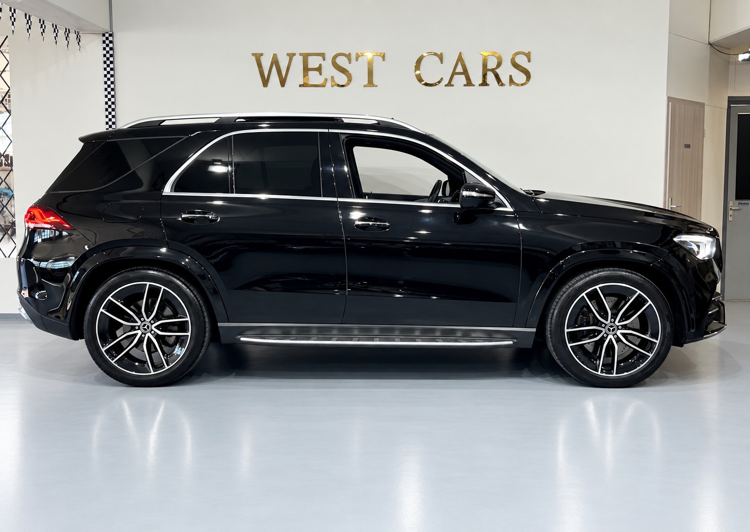 MERCEDES-BENZ GLE 450 4Matic AMG Line 9G-Tronic-image-2