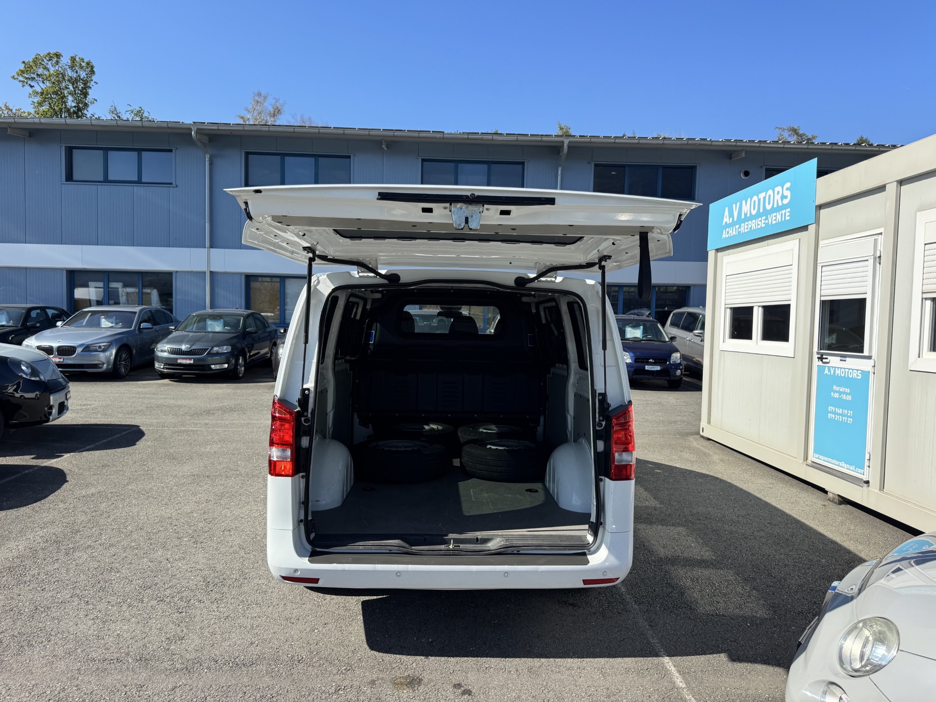 MERCEDES-BENZ Vito 116 CDI 7G Automatique-image-6