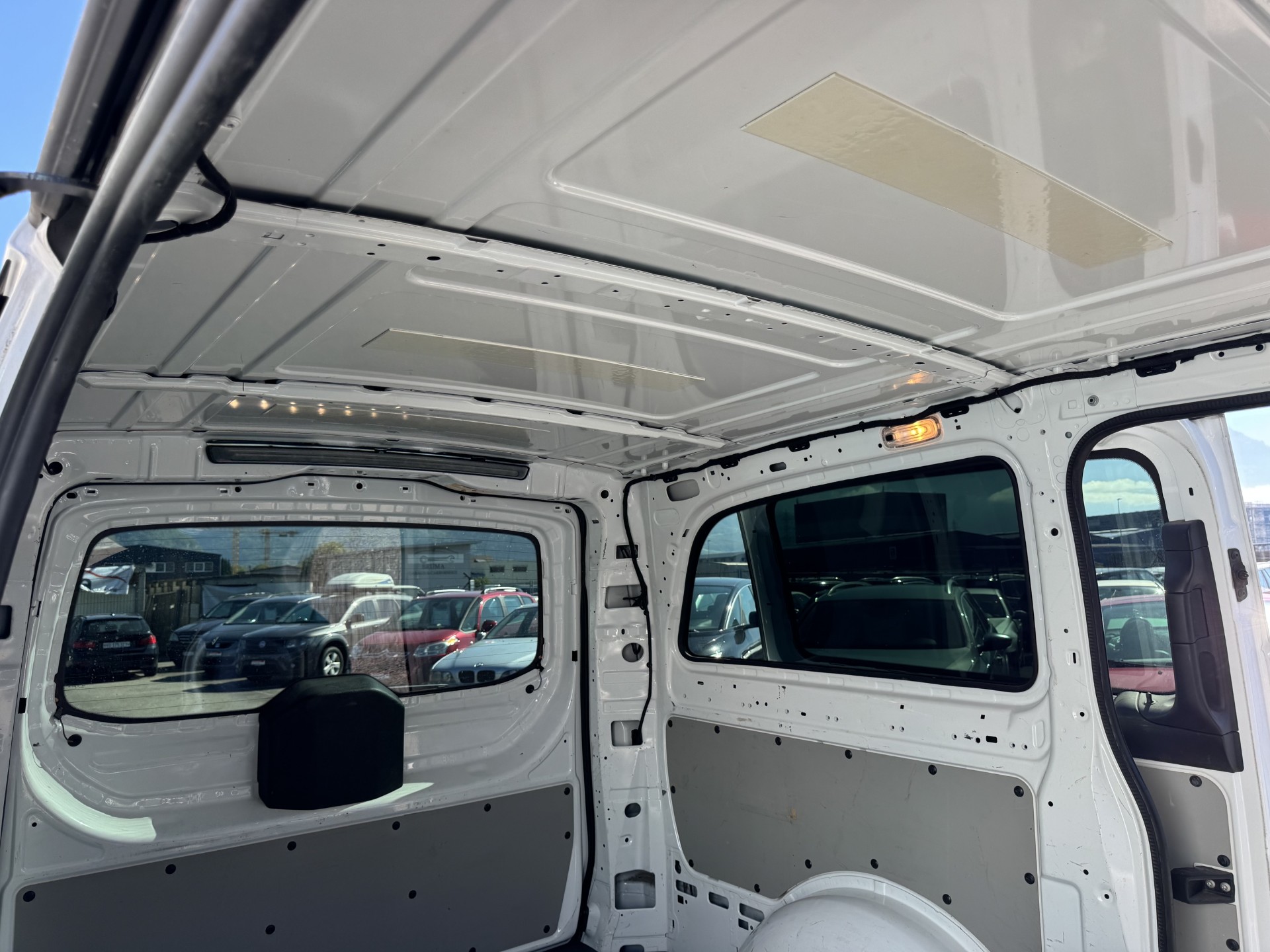 MERCEDES-BENZ Vito 116 CDI 7G Automatique-image-15