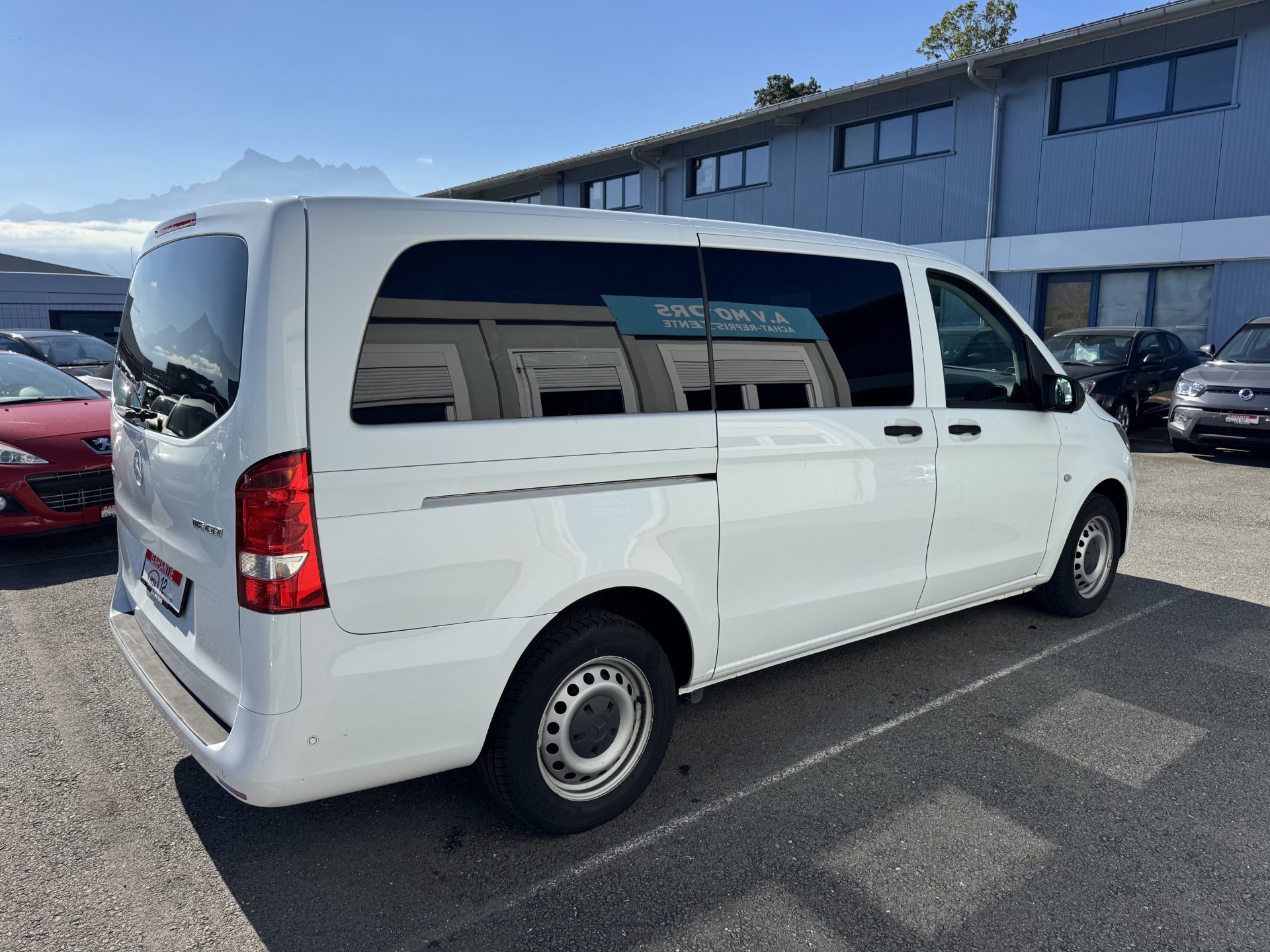 MERCEDES-BENZ Vito 116 CDI 7G Automatique-image-4
