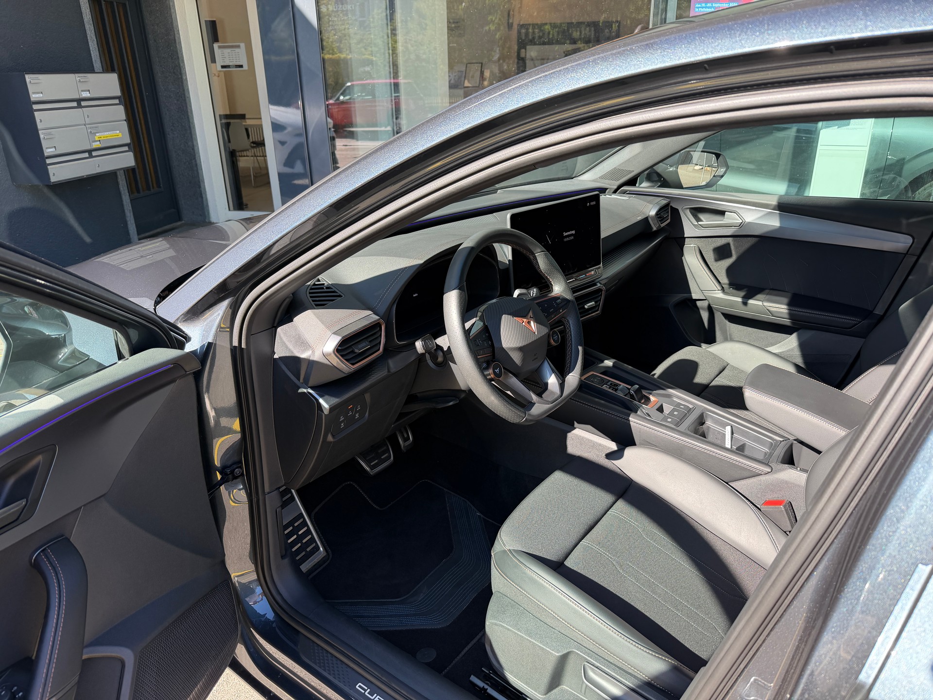 CUPRA LEON 1.5 TSI DSG-image-9